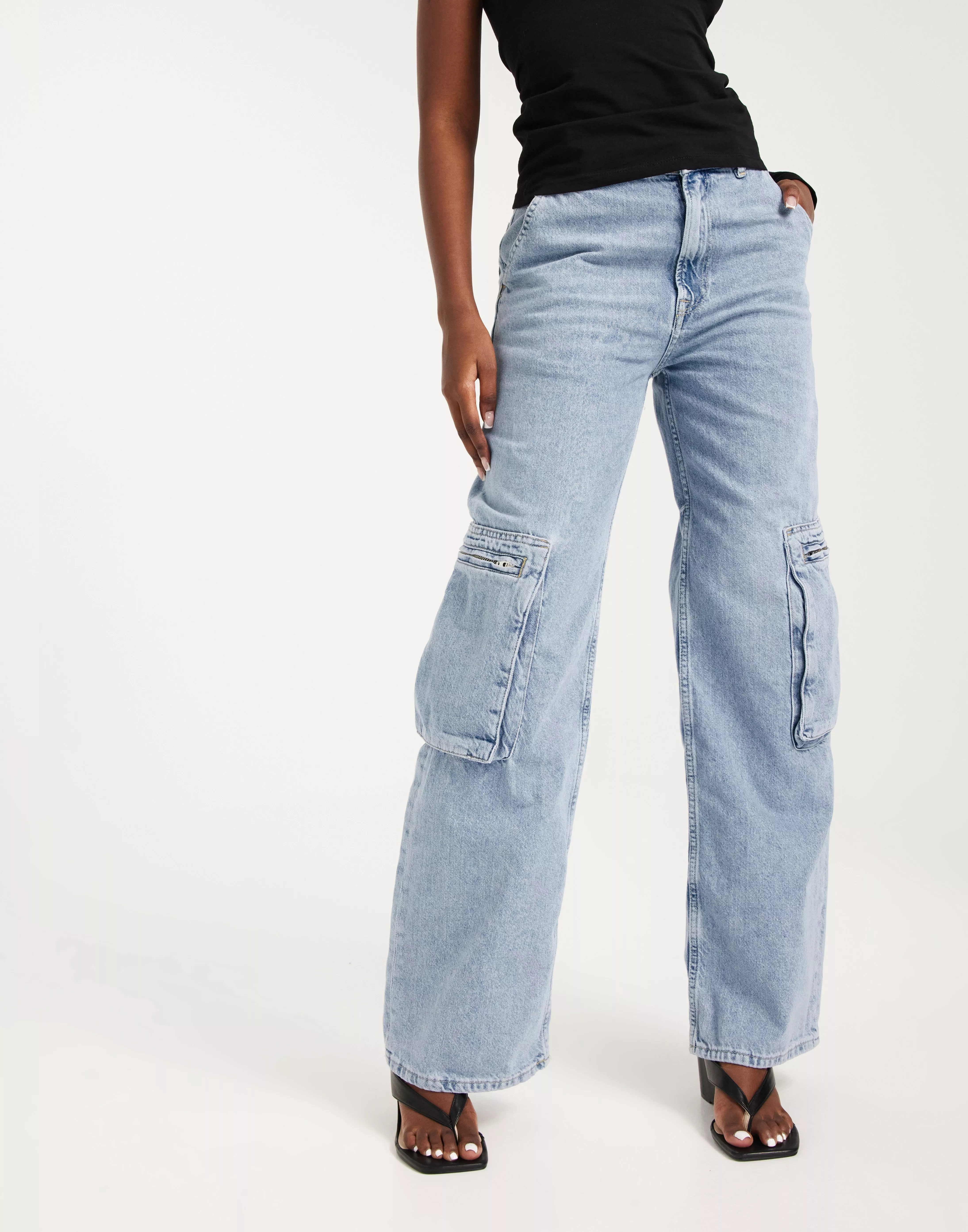 Lily High Rise Cargo Jeans - Medium Blue Wash