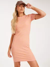 T-shirt dresses | Woman | Buy online at Nelly.com