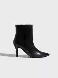 Pointy Ankle Boot