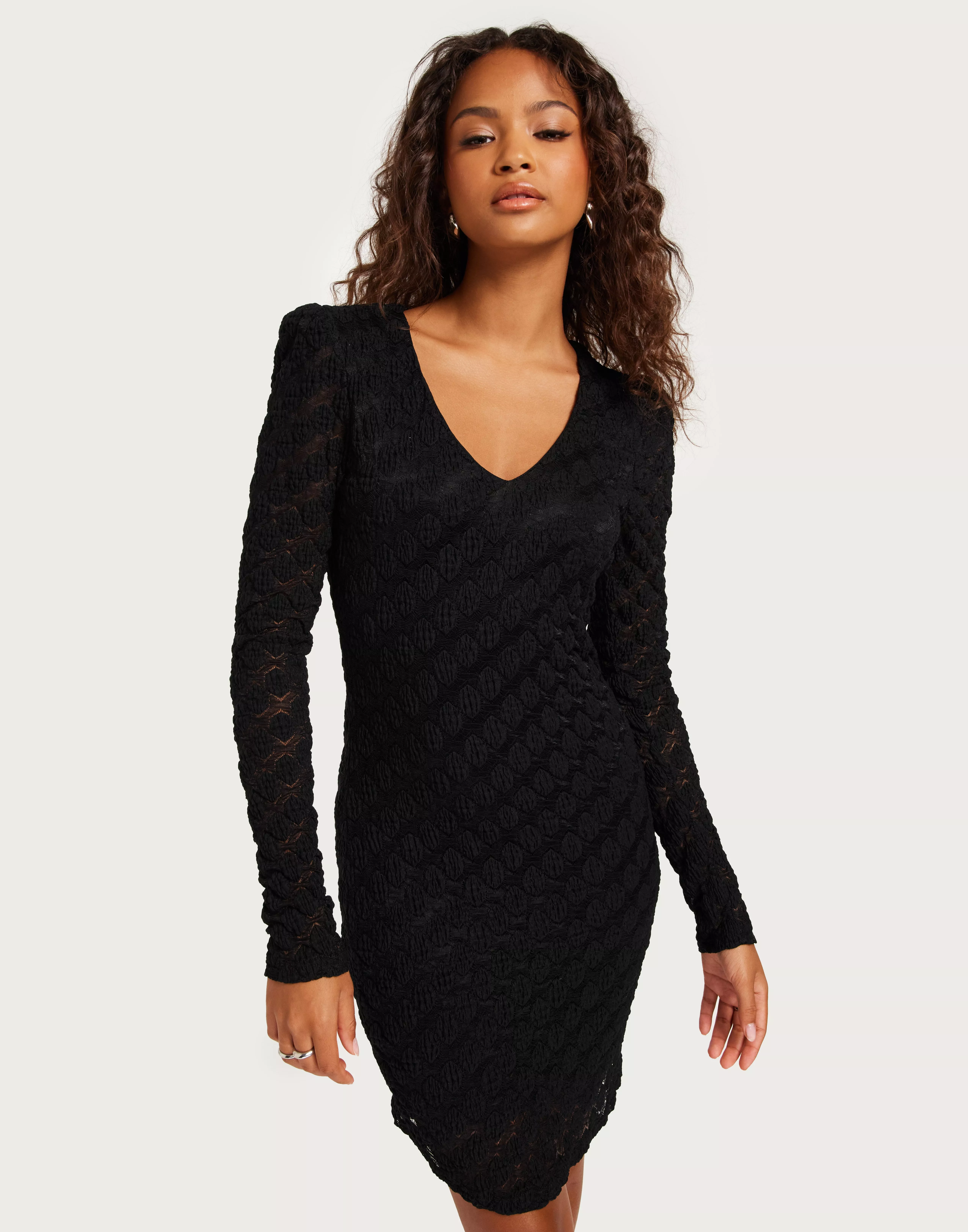 Black long sleeve hotsell v neck bodycon dress