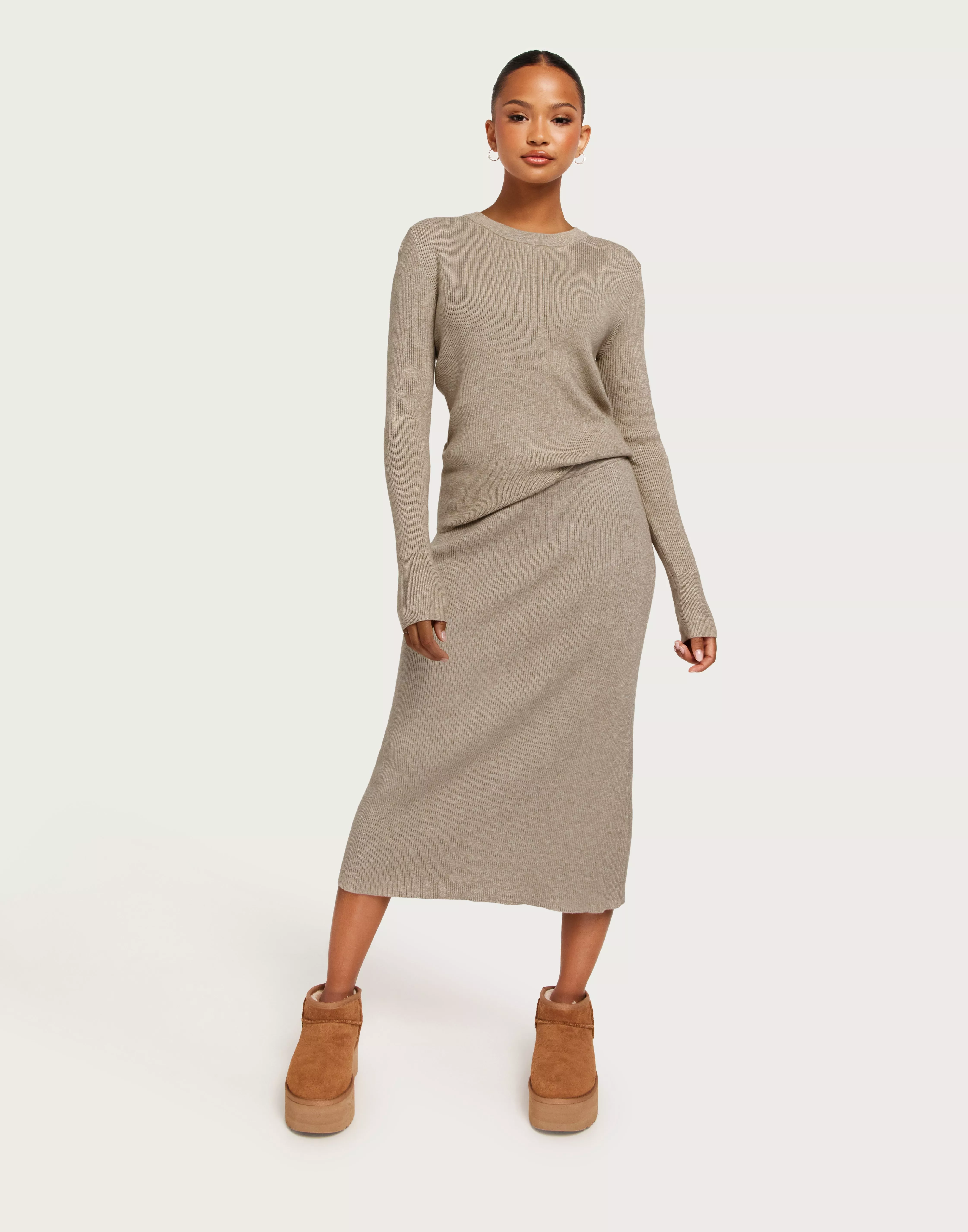 A line 2025 knit skirt