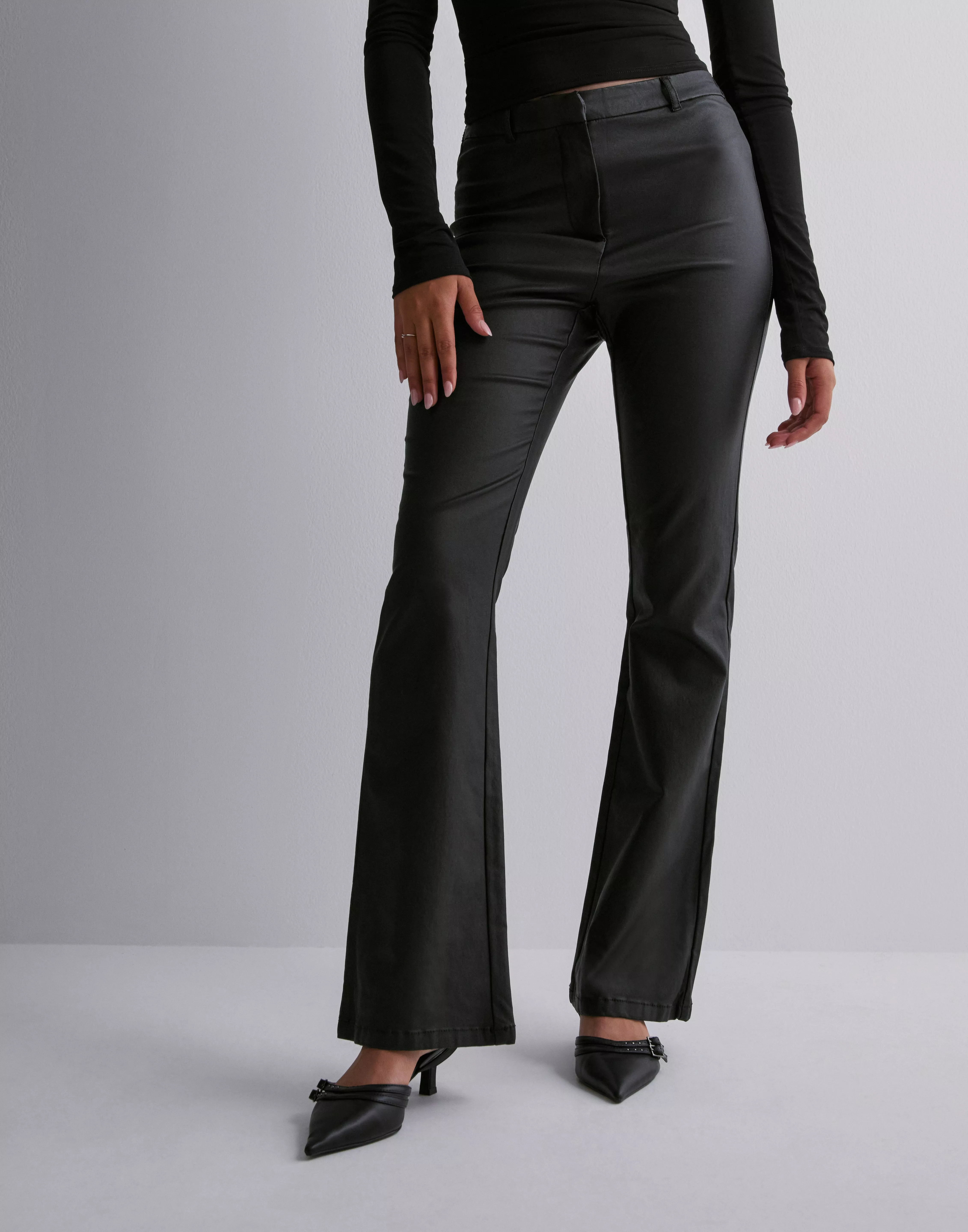 Vero Moda tailored flared pants in black