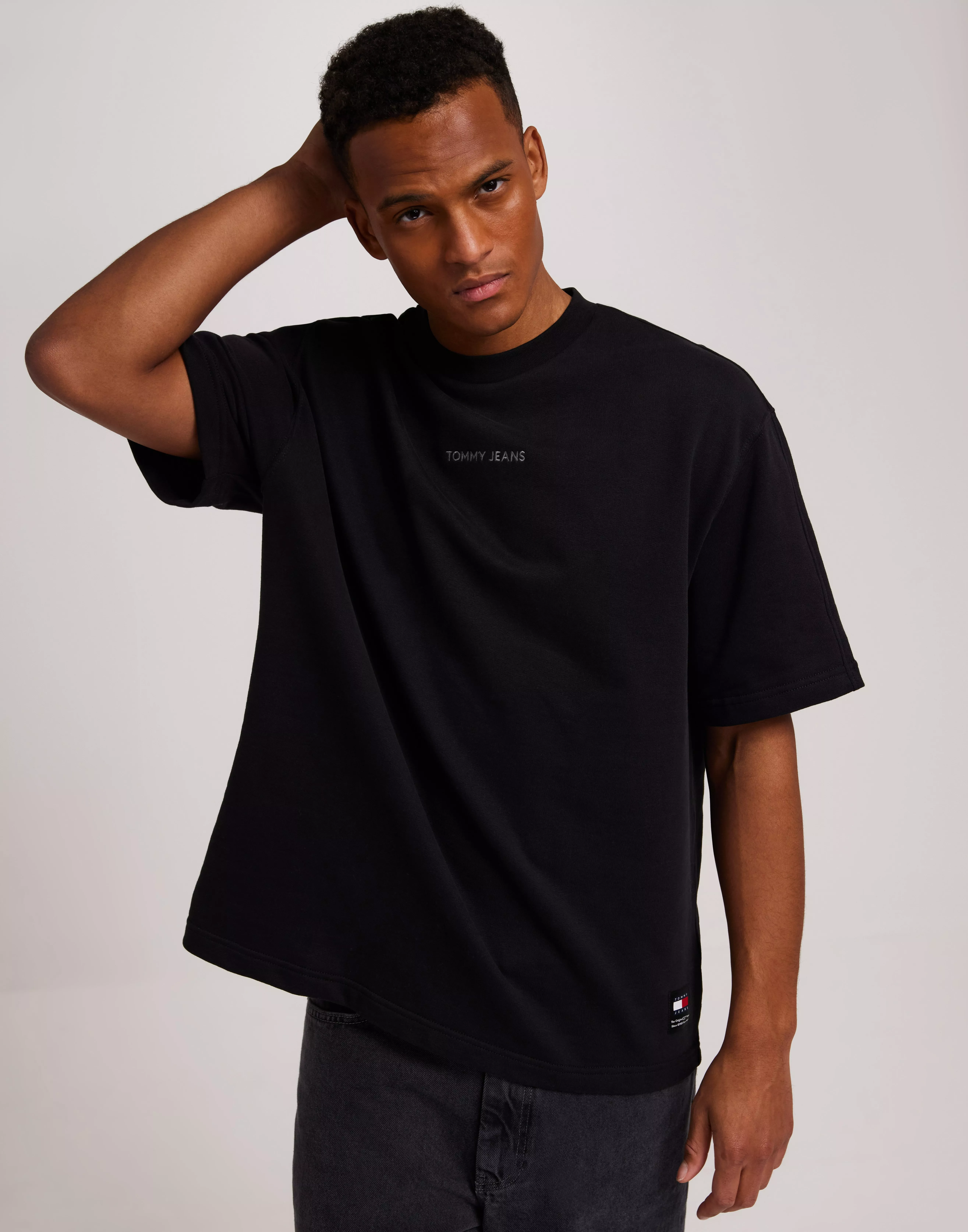 tommy jeans black t shirt