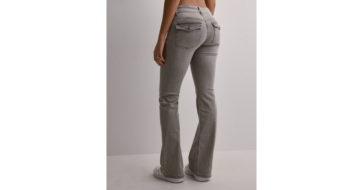 Kjøp Nelly Flare jeans - Low Waist Bootcut Jeans | Nelly