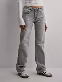 Low waist jeans, Woman
