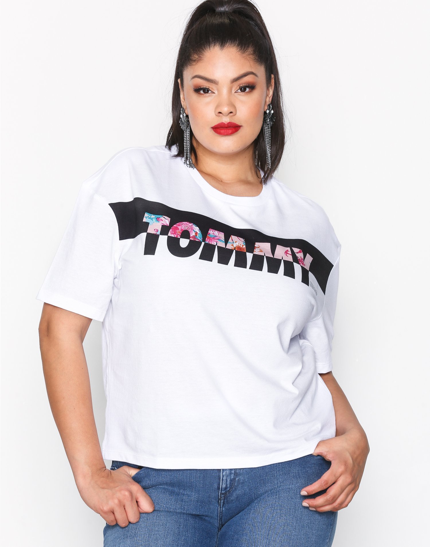 Nelly.com SE - TJW FLORAL LOGO TEE 314.00