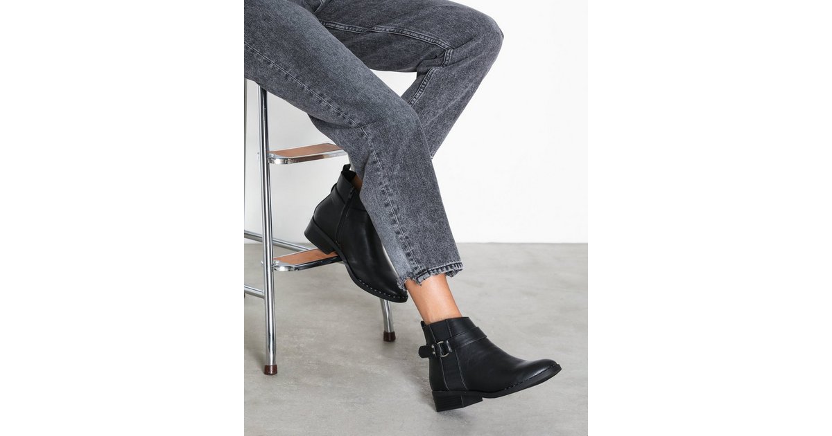 Buy New Look Studded Low Heel Chelsea Boots - Black | Nelly.com