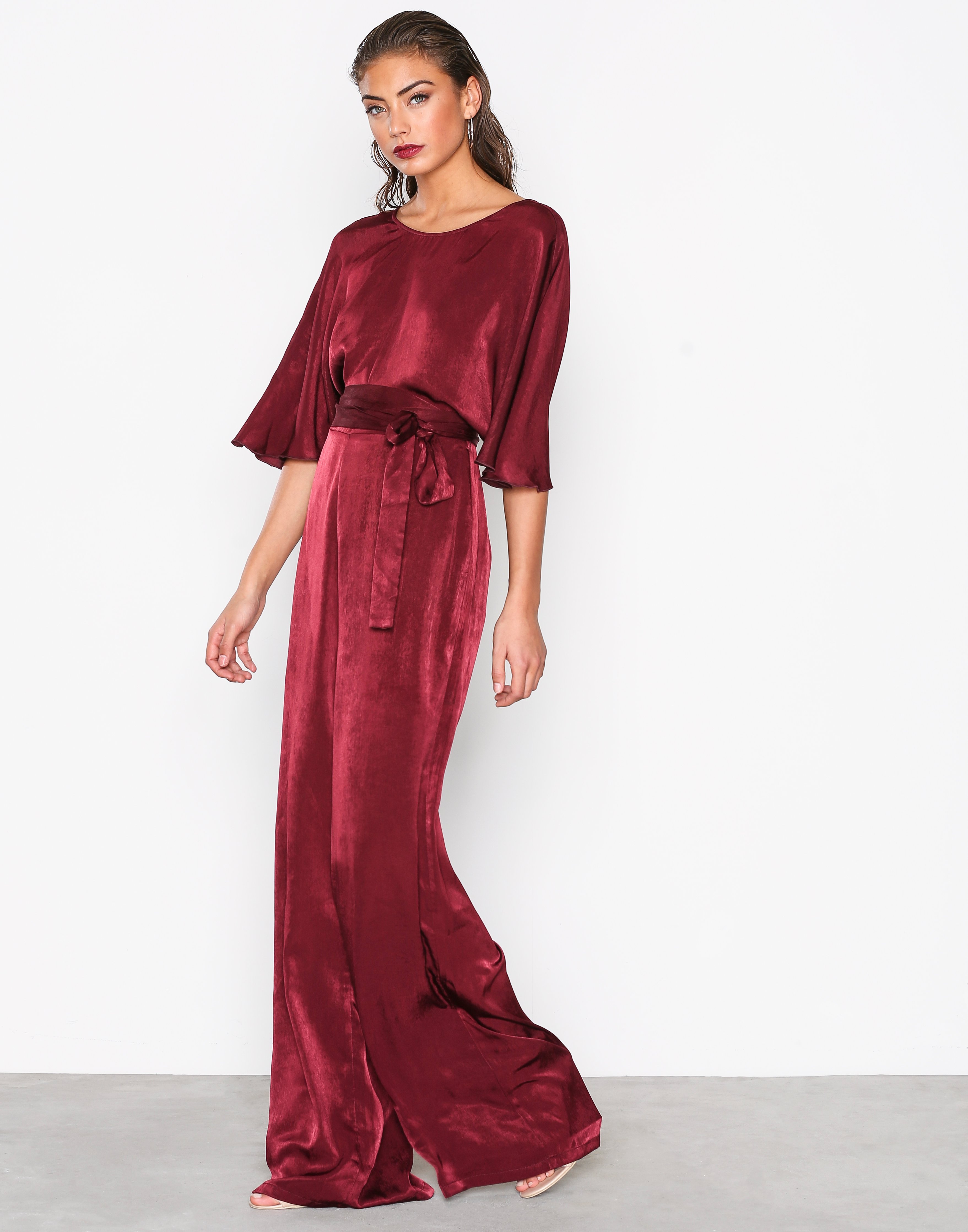 Nelly.com SE - Kimono Sleeve Jumpsuit 239.00 (598.00)