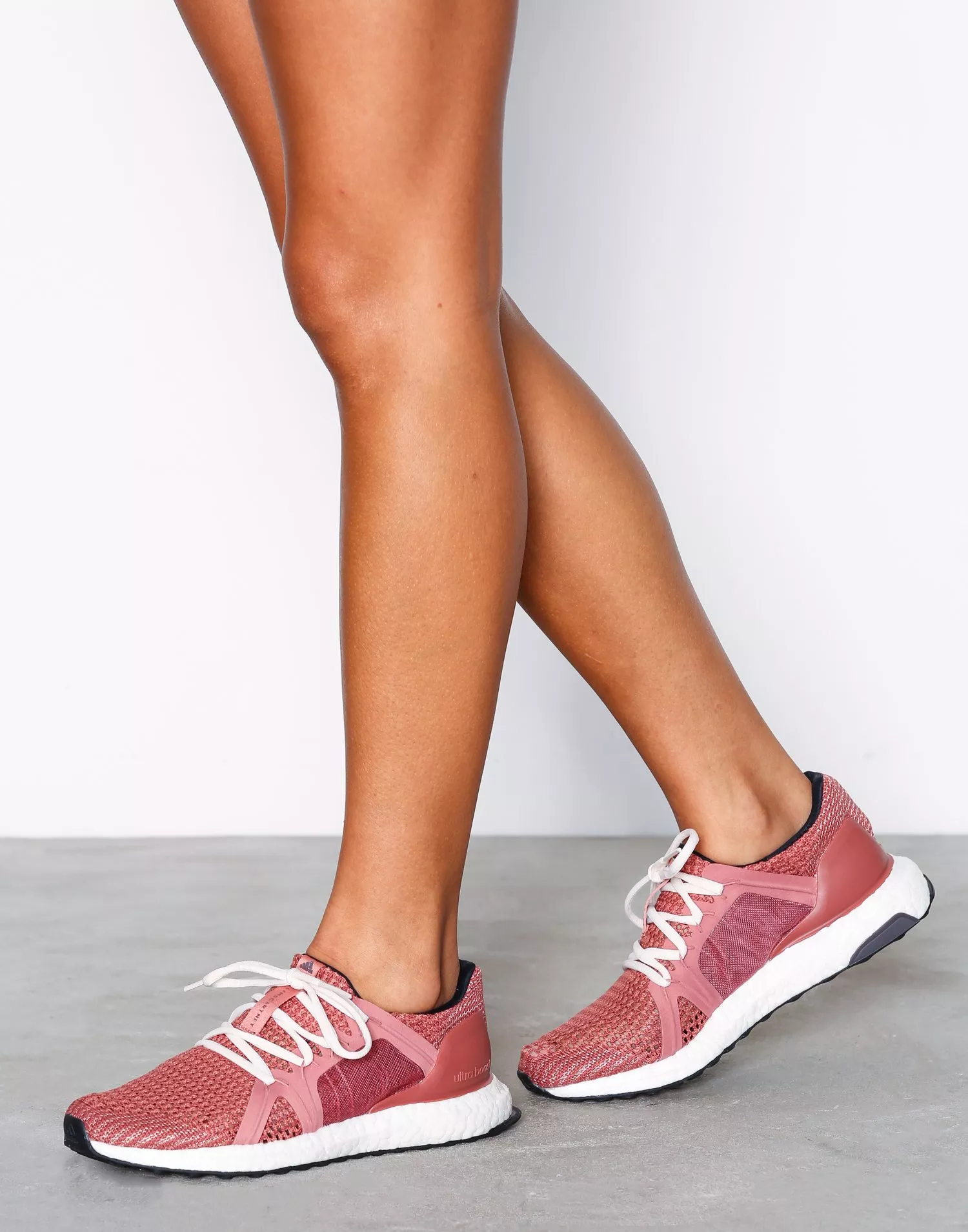 Ultra boost 2024 stella mccartney pink