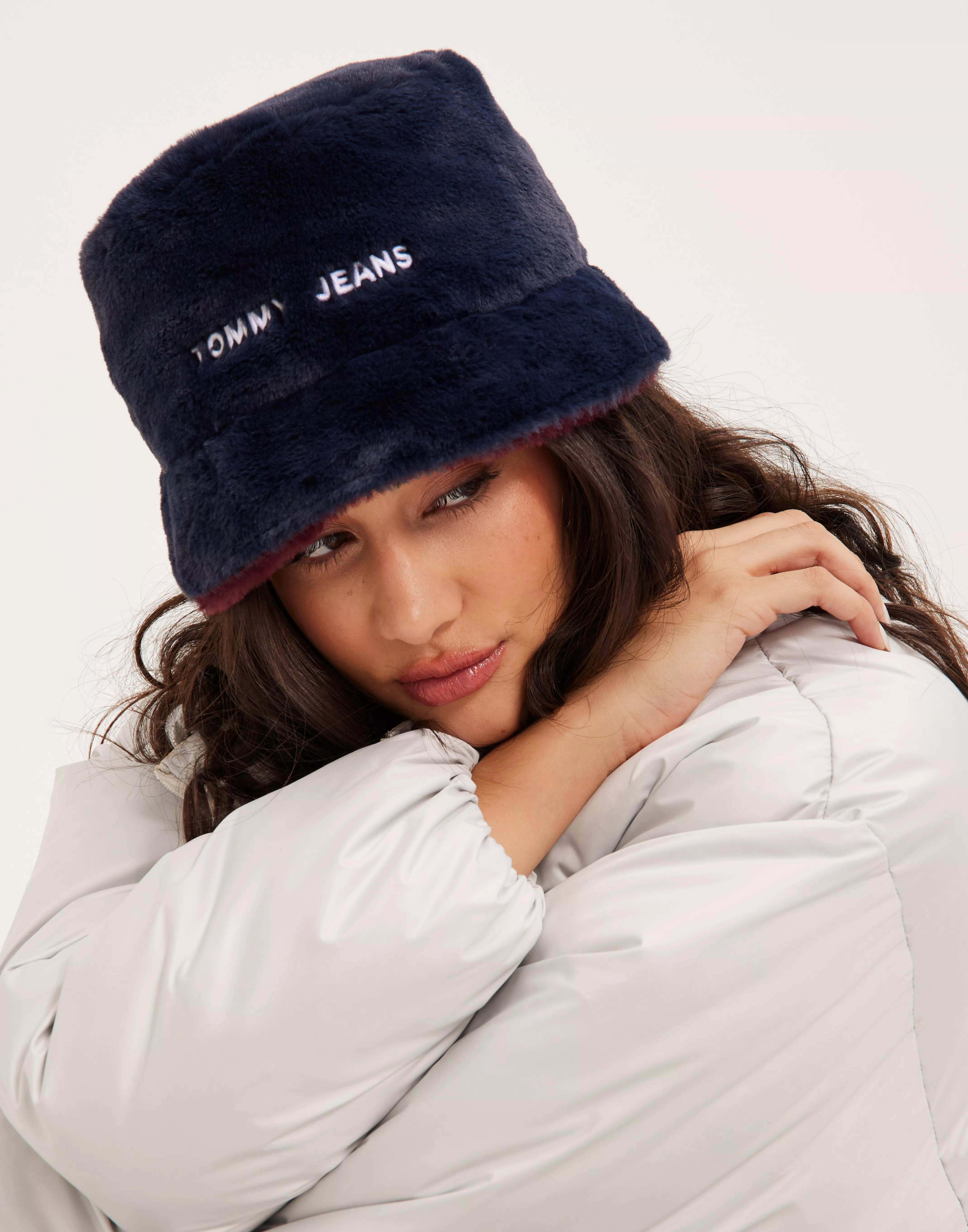 Bucket hat tommy clearance jeans