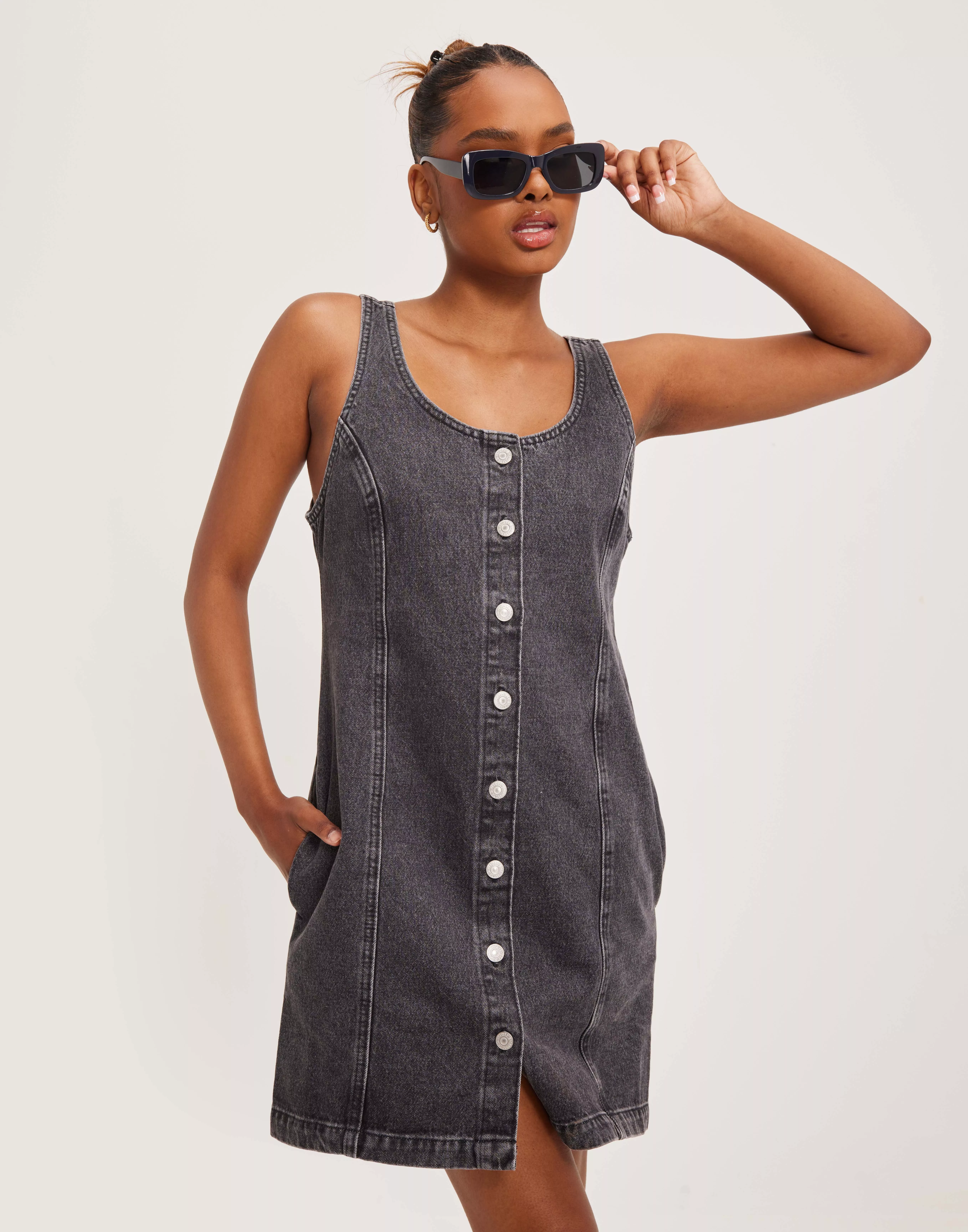 Levi's sleeveless clearance dress