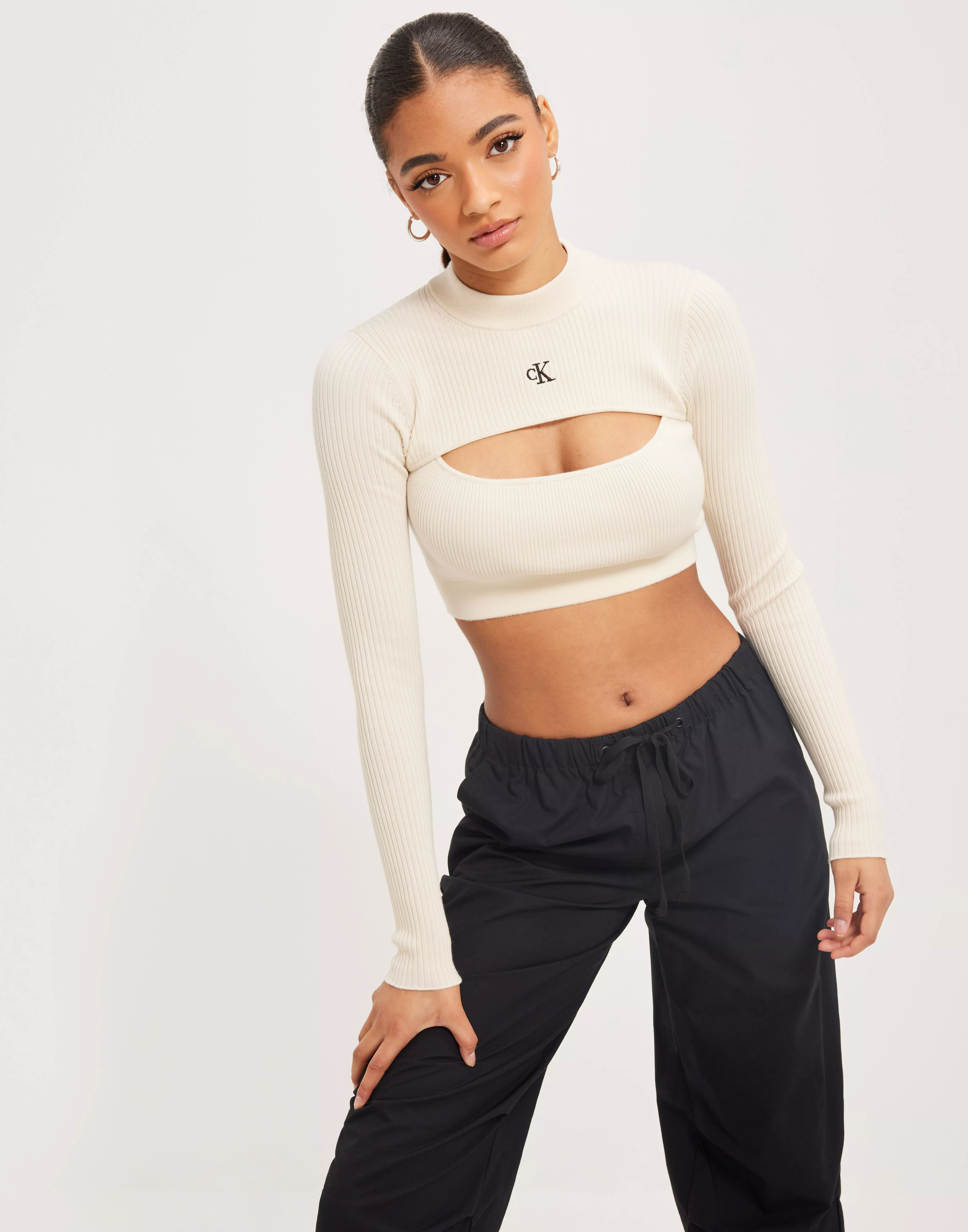 CUT OUT NECKLINE SWEATER