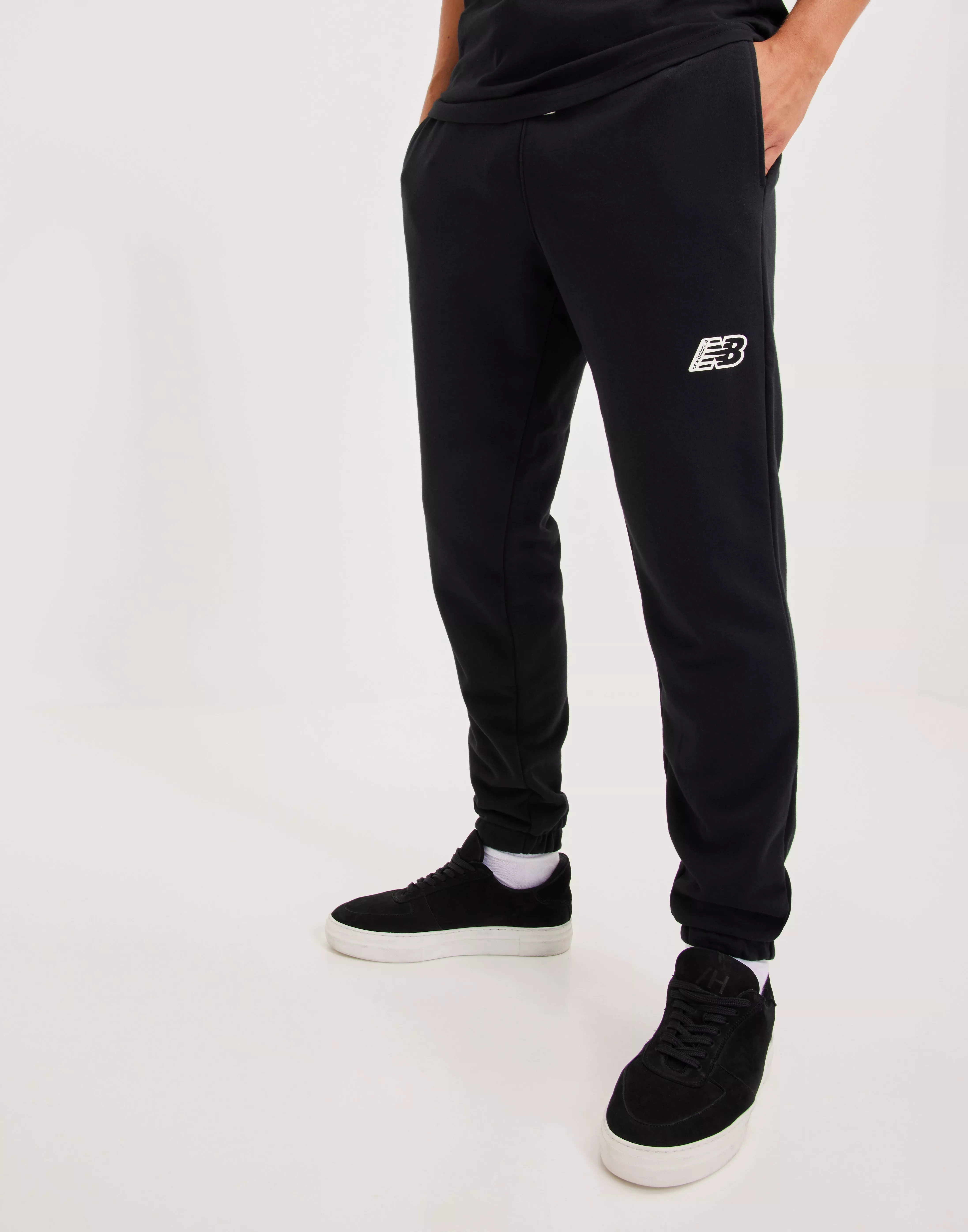 Joggers discount new balance