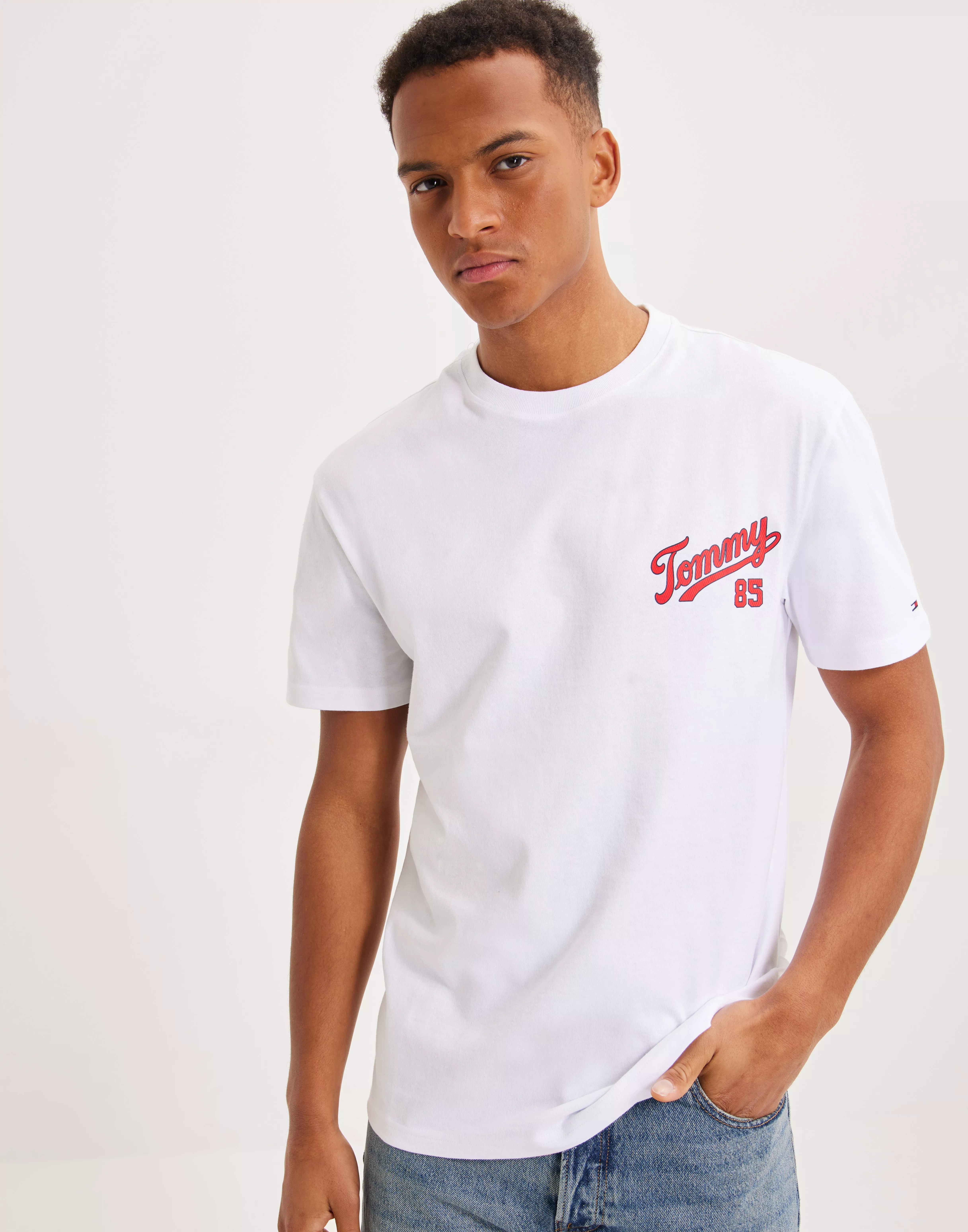 Buy Tommy Jeans TJM CLSC COLLEGE 85 LOGO TEE - White | NLYMAN