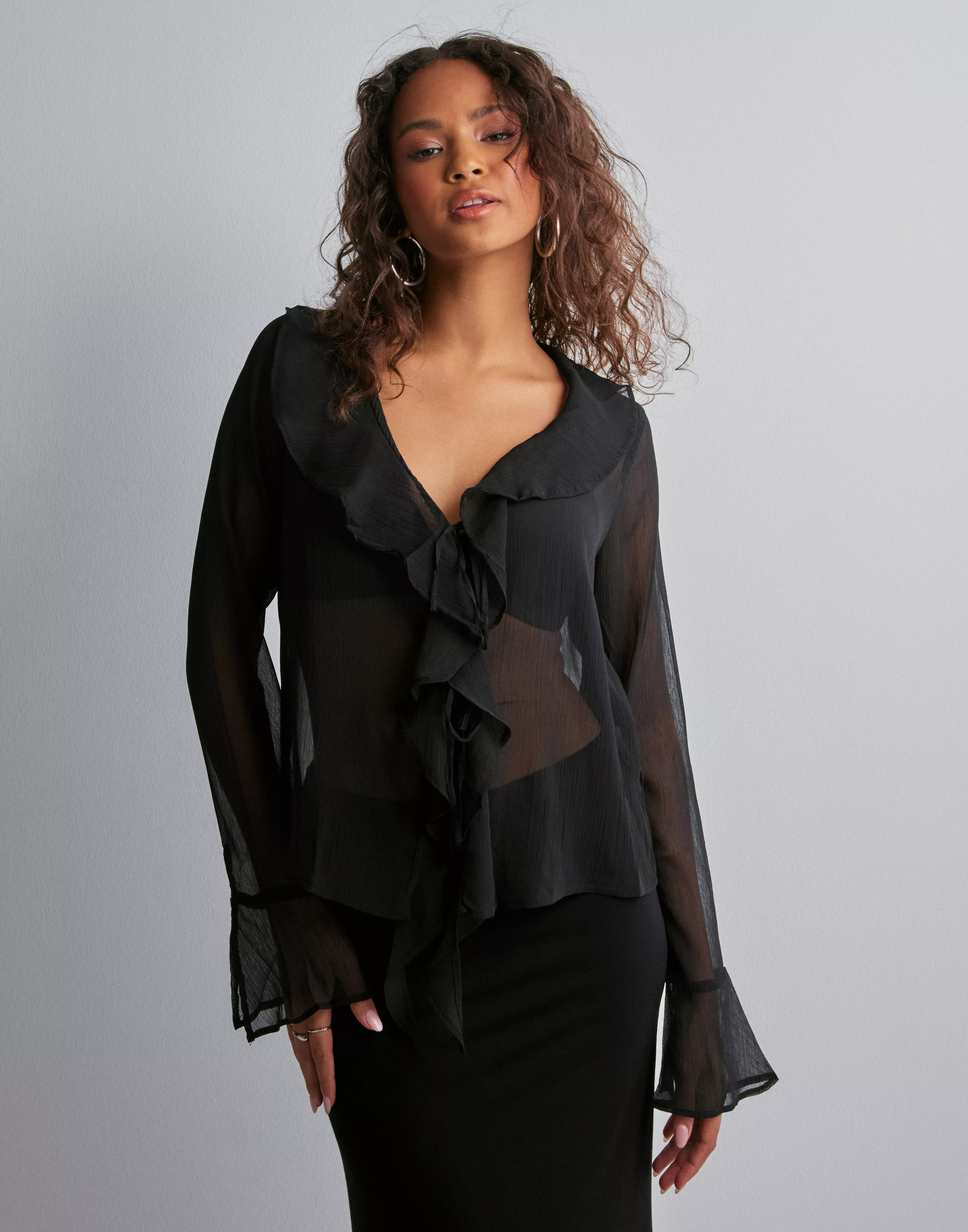 Buy Neo Noir Anika Frill Blouse - Black | Nelly.com