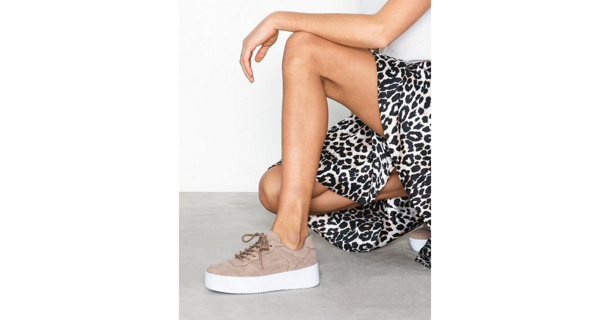Osta NLY Shoes Flirty Platform Sneaker - Nougat | Nelly.com