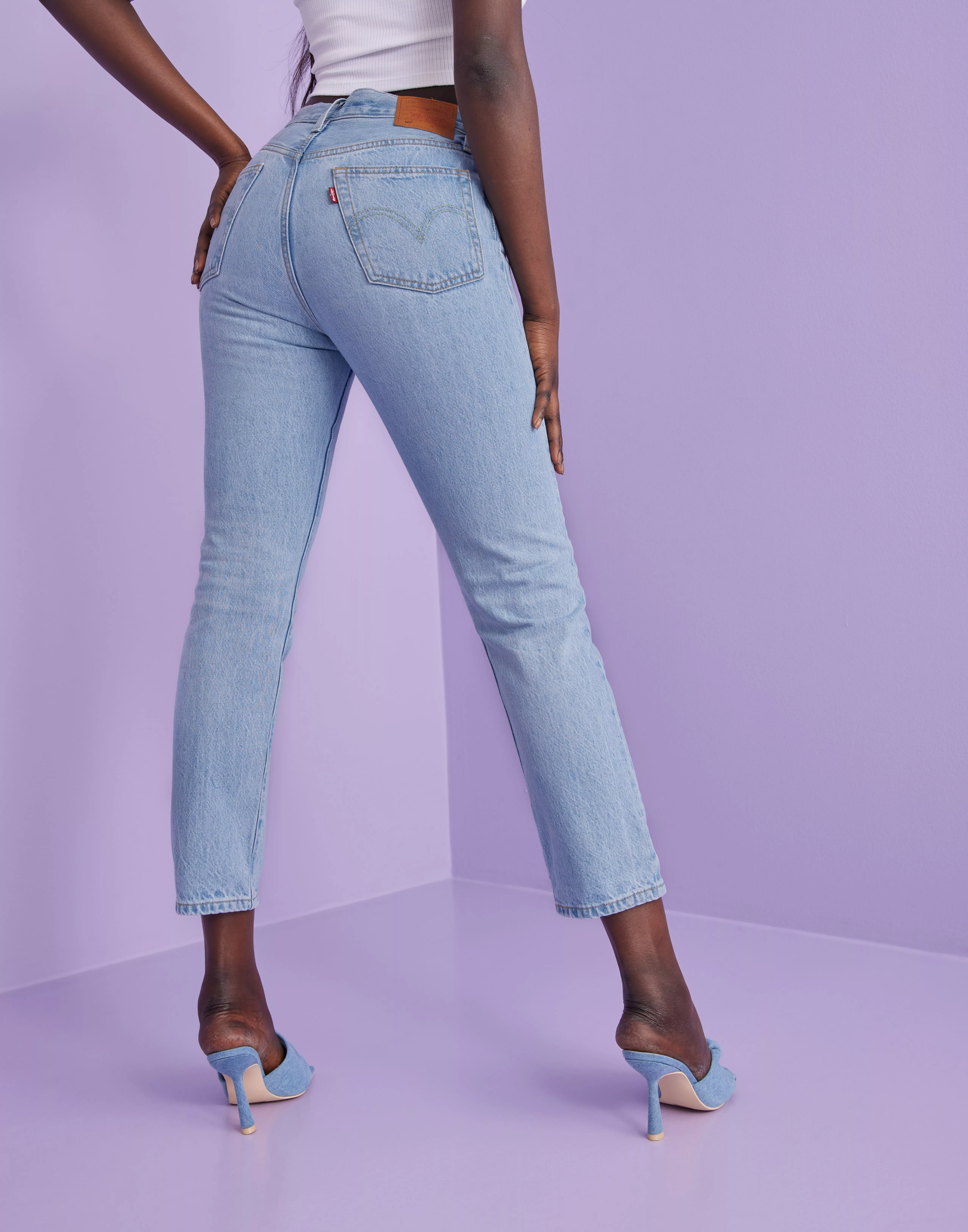 Levi's 501 Straight Leg Jeans: A Team Try-On & Review - The Mom Edit
