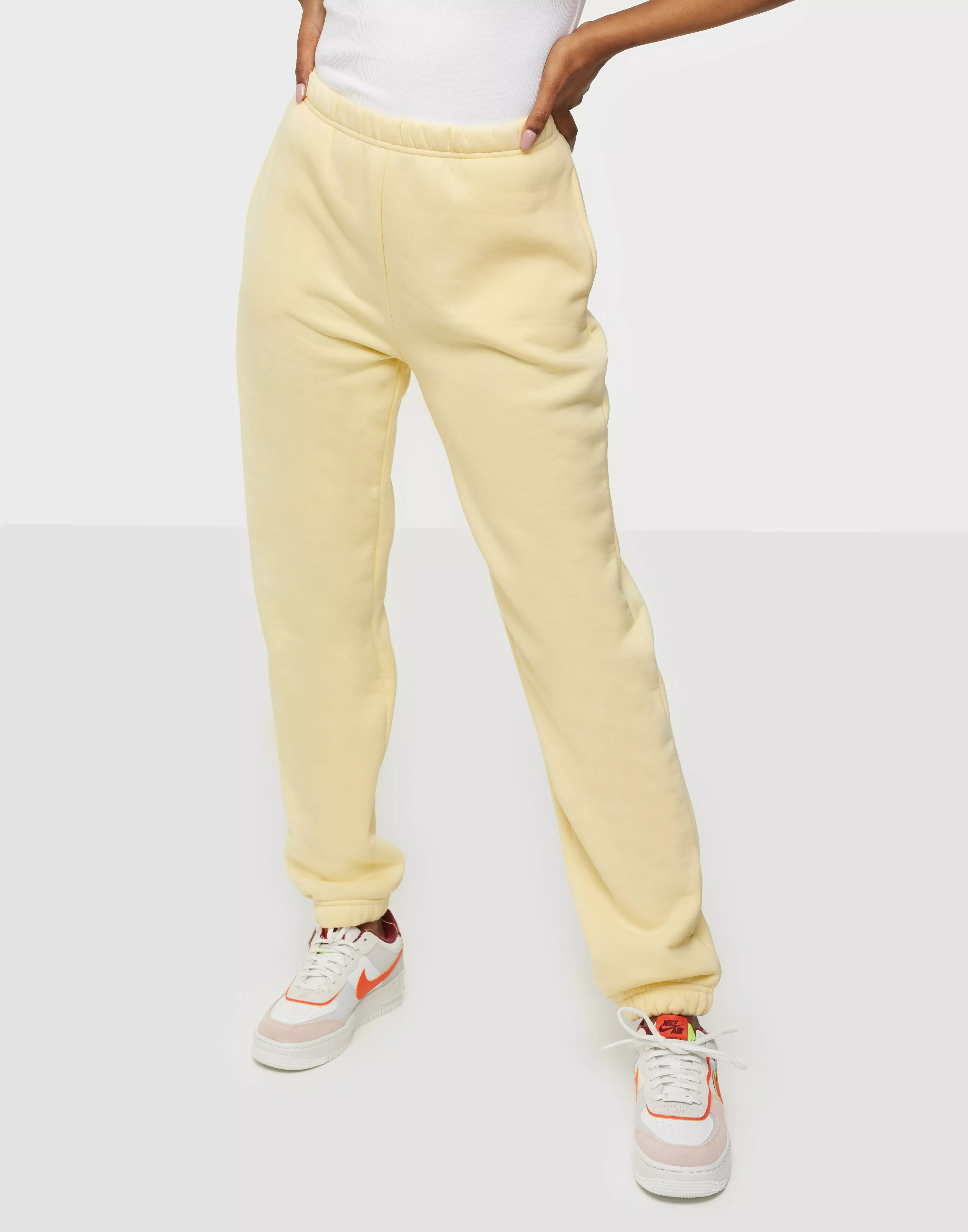 Basic straight sweatpants - White - Women - Gina Tricot