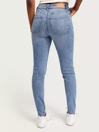 Mid waist skinny jeans