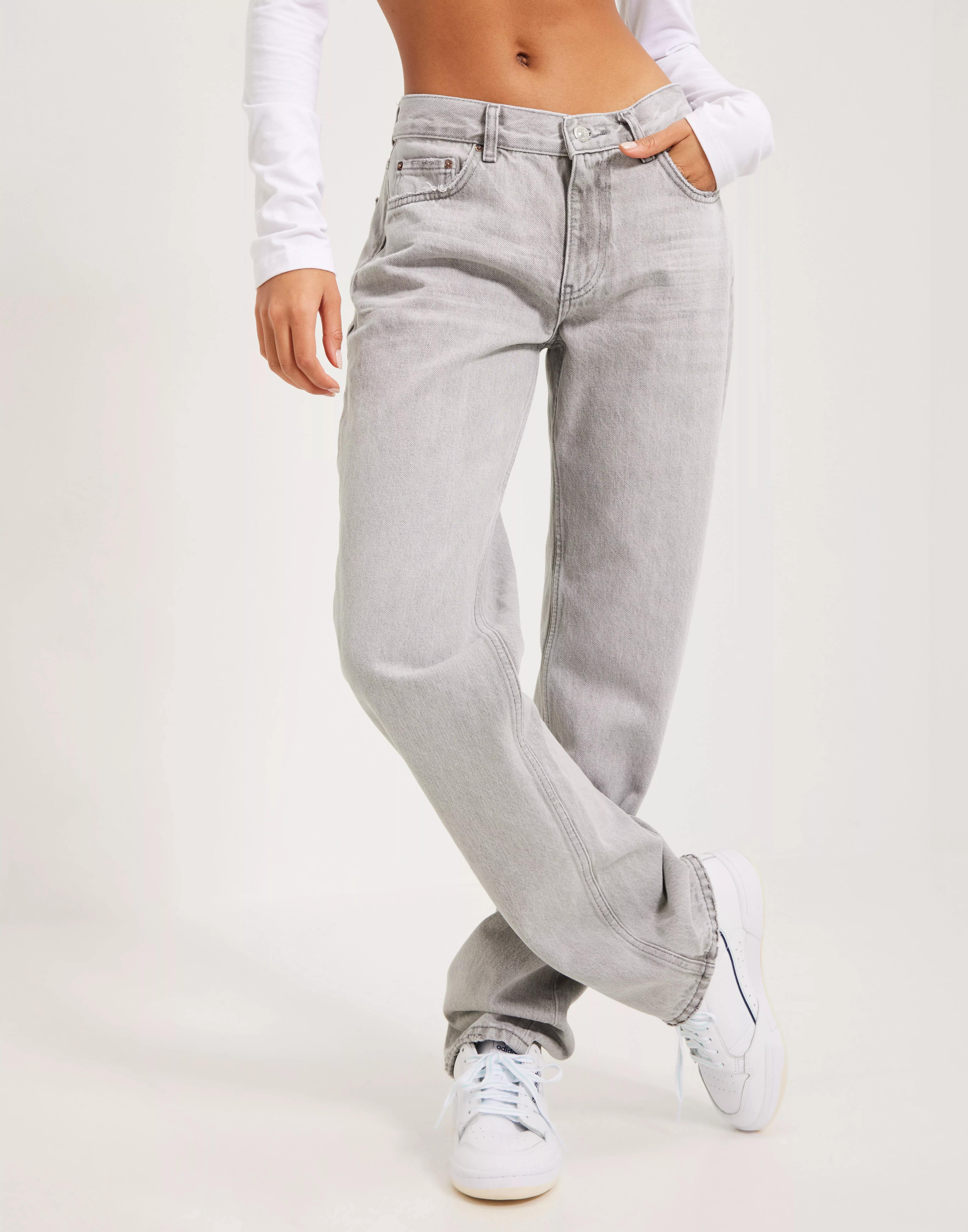 Buy Gina Tricot Low straight jeans - Light Grey