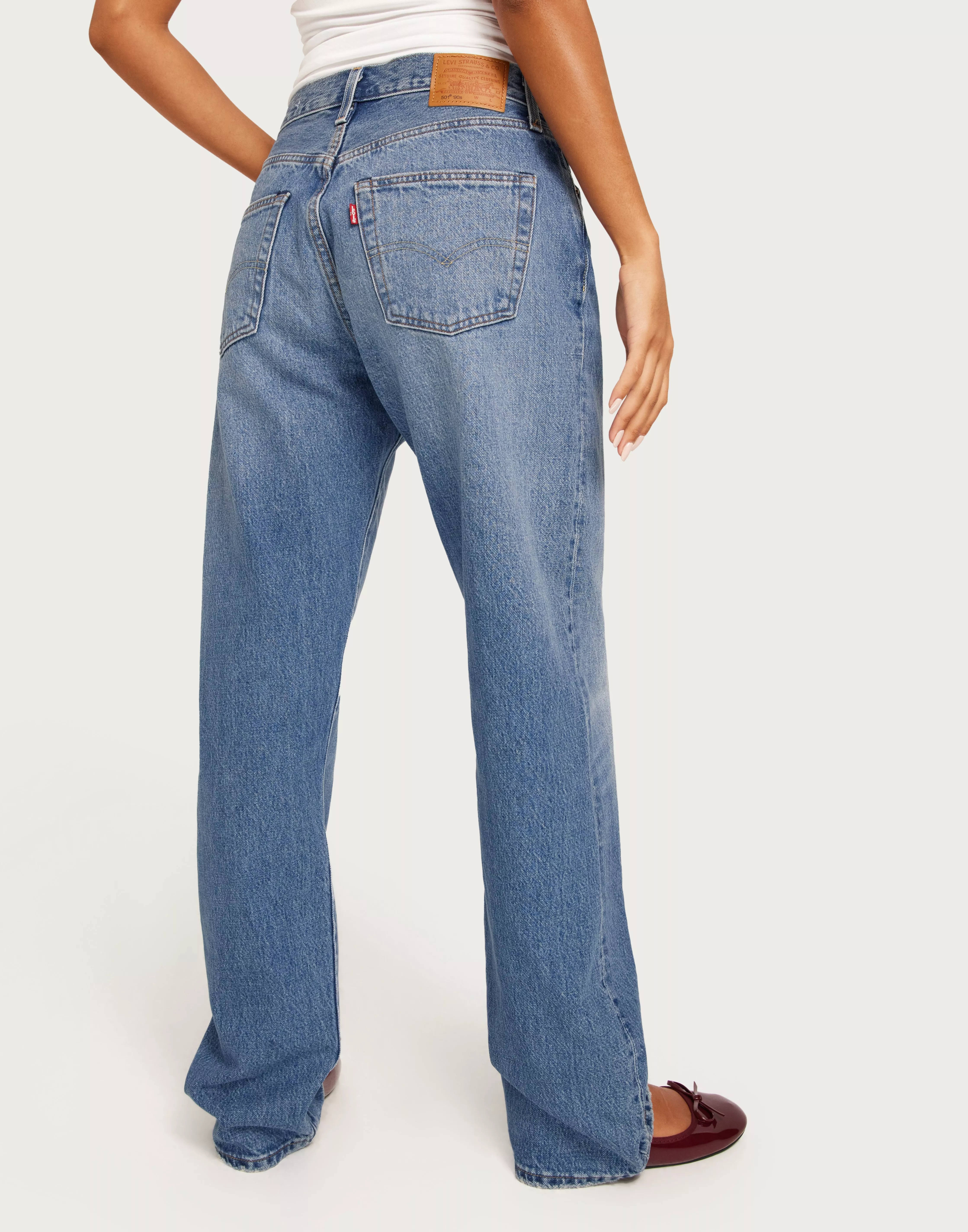 Levis High Waisted Straight Leg