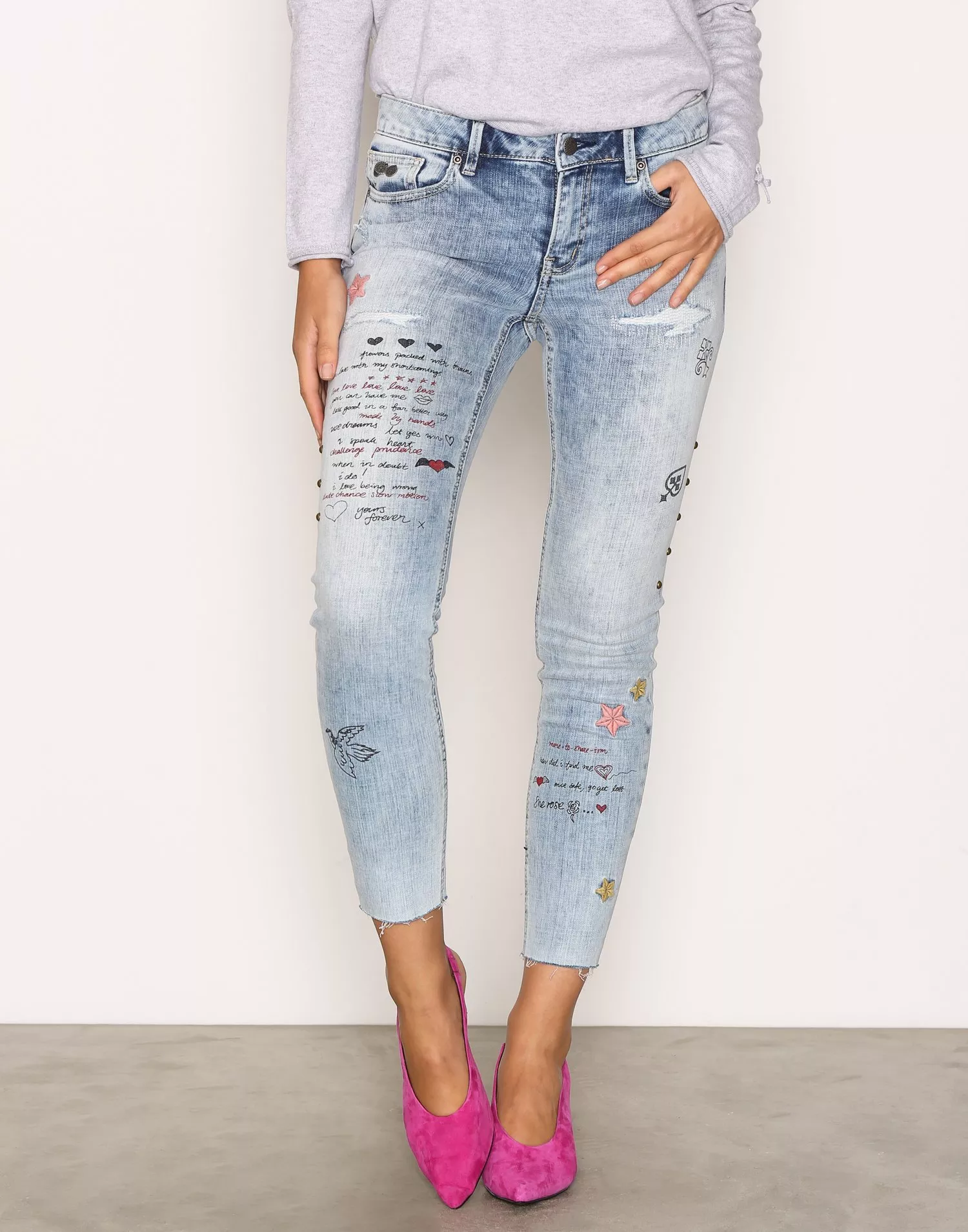 dommer faktum Mikroprocessor Buy Odd Molly Groupie Cropped Jeans - Mid Blue | Nelly.com