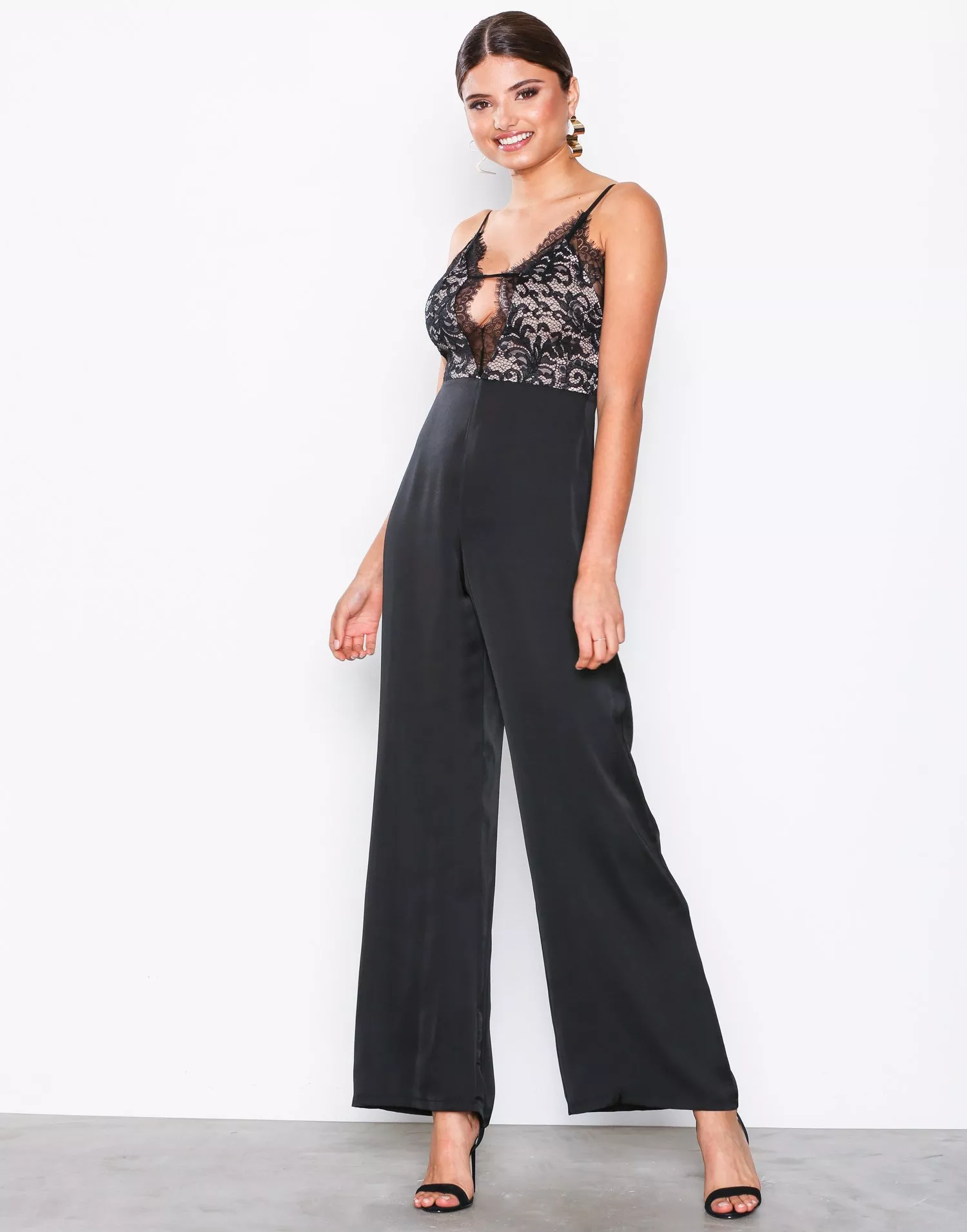 Booth Nysgerrighed syre Buy Missguided Strappy Lace Bar Detail Jumpsuit - Black | Nelly.com