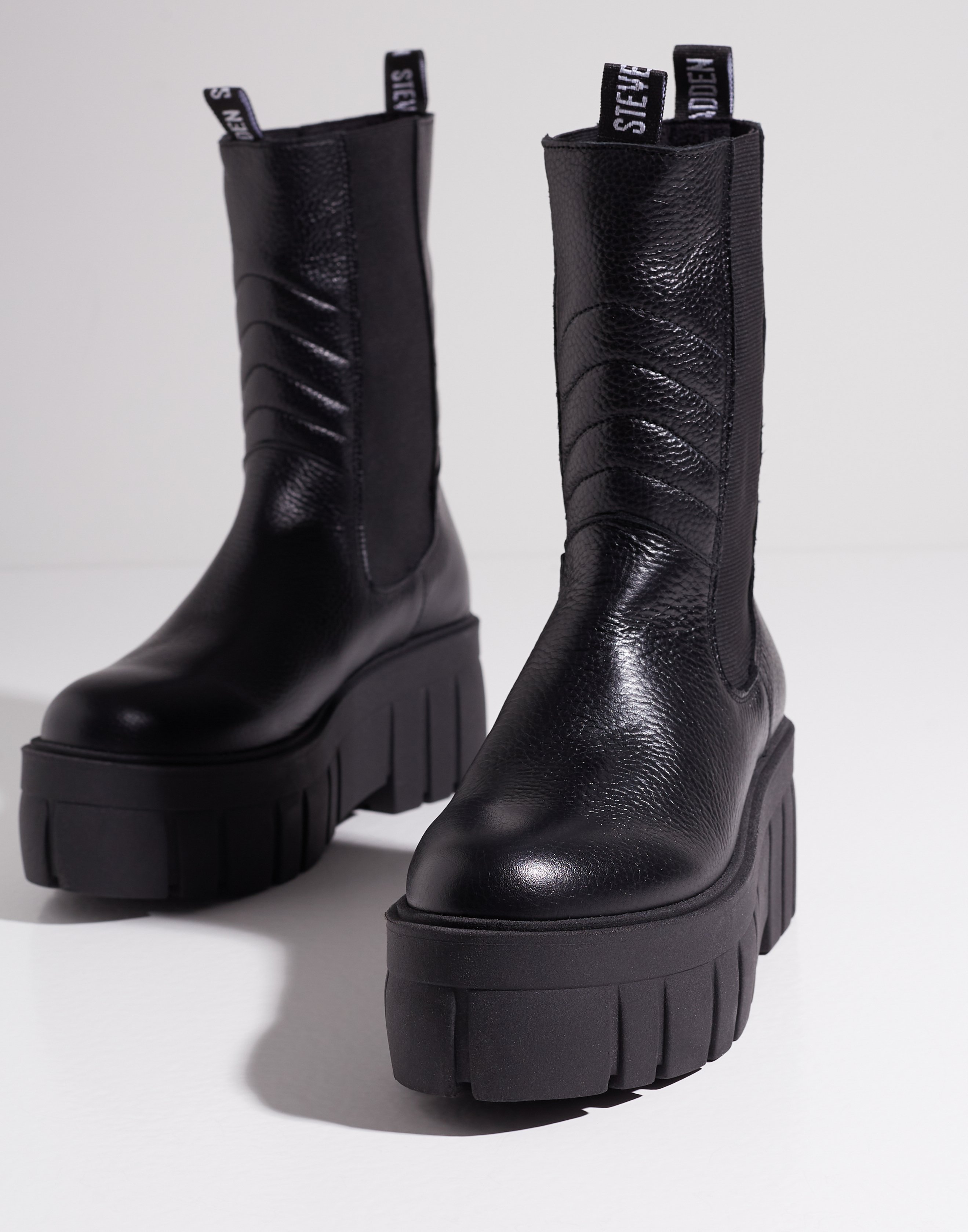 azzy casual platform