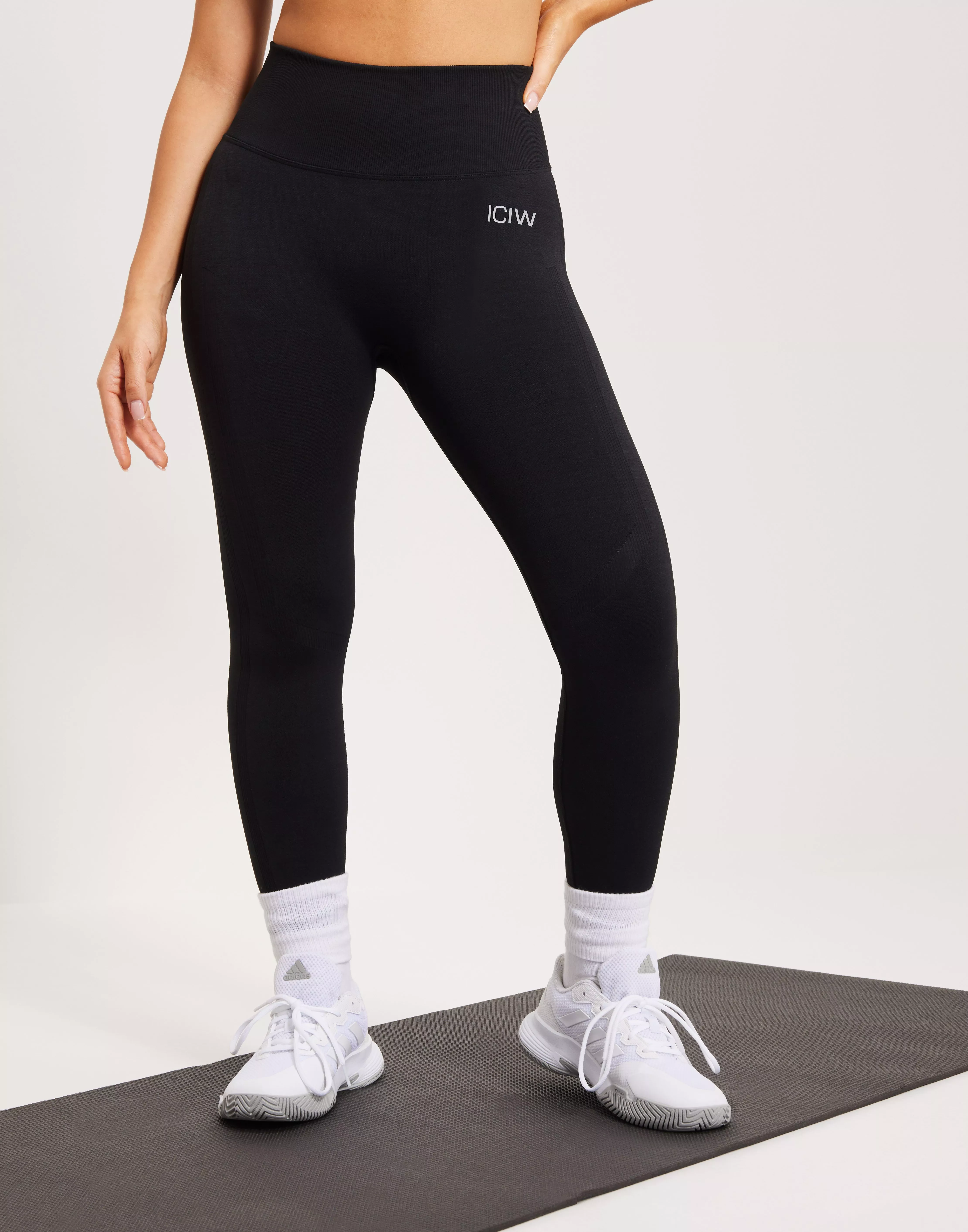 Ribbed Define Seamless Pocket Tights