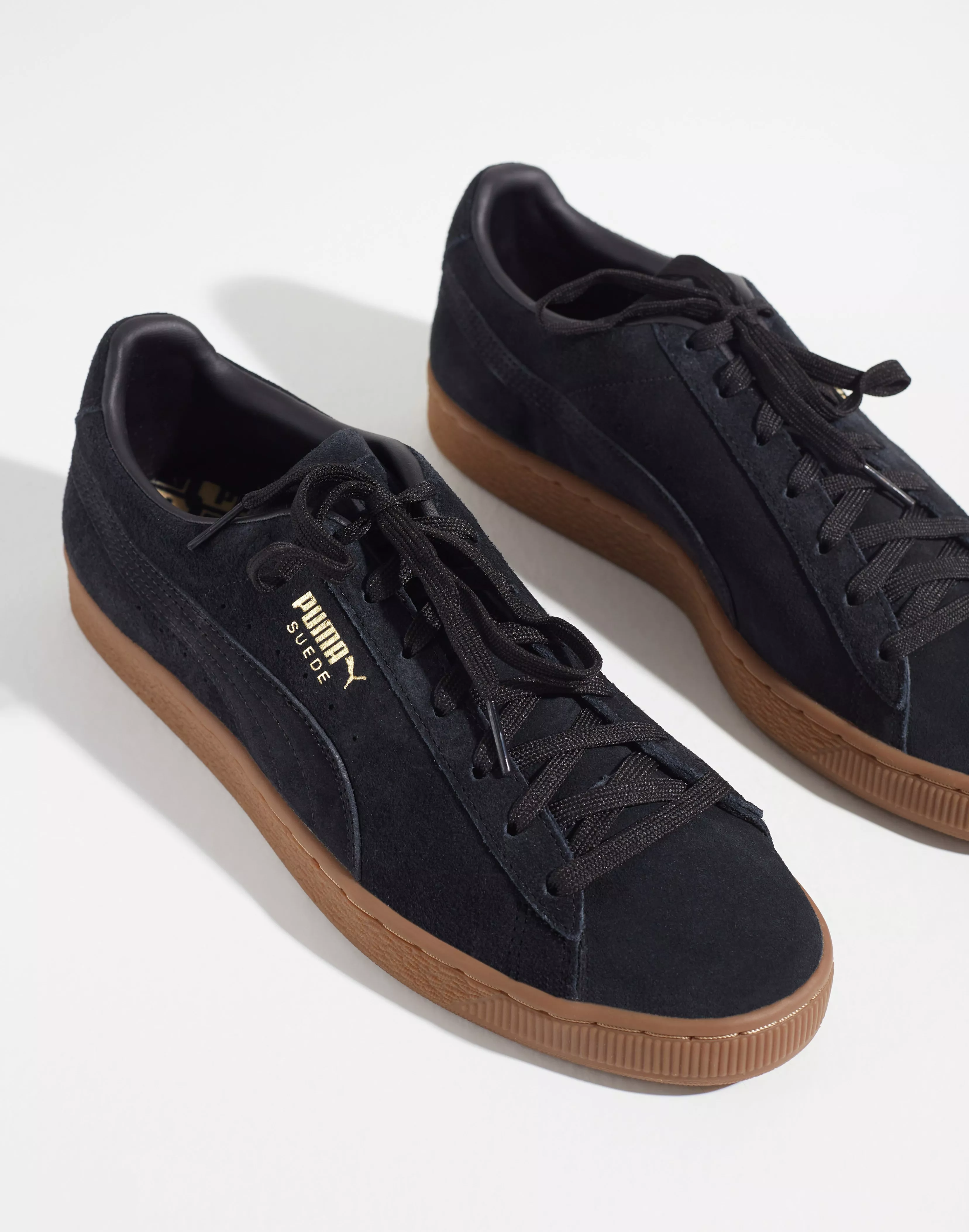 Puma suede cheap black and gum