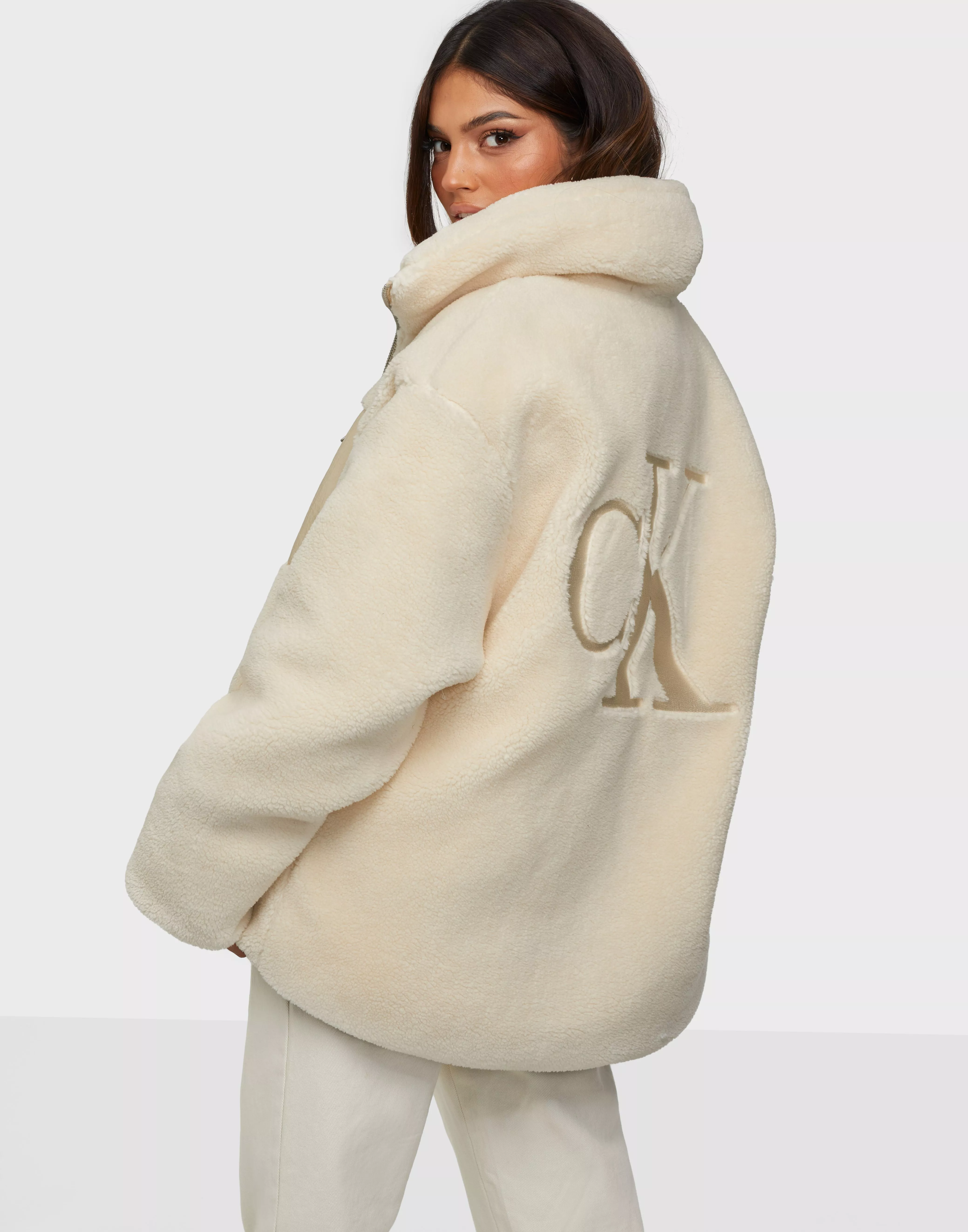 BACK EMBROIDERY SHERPA JACKET