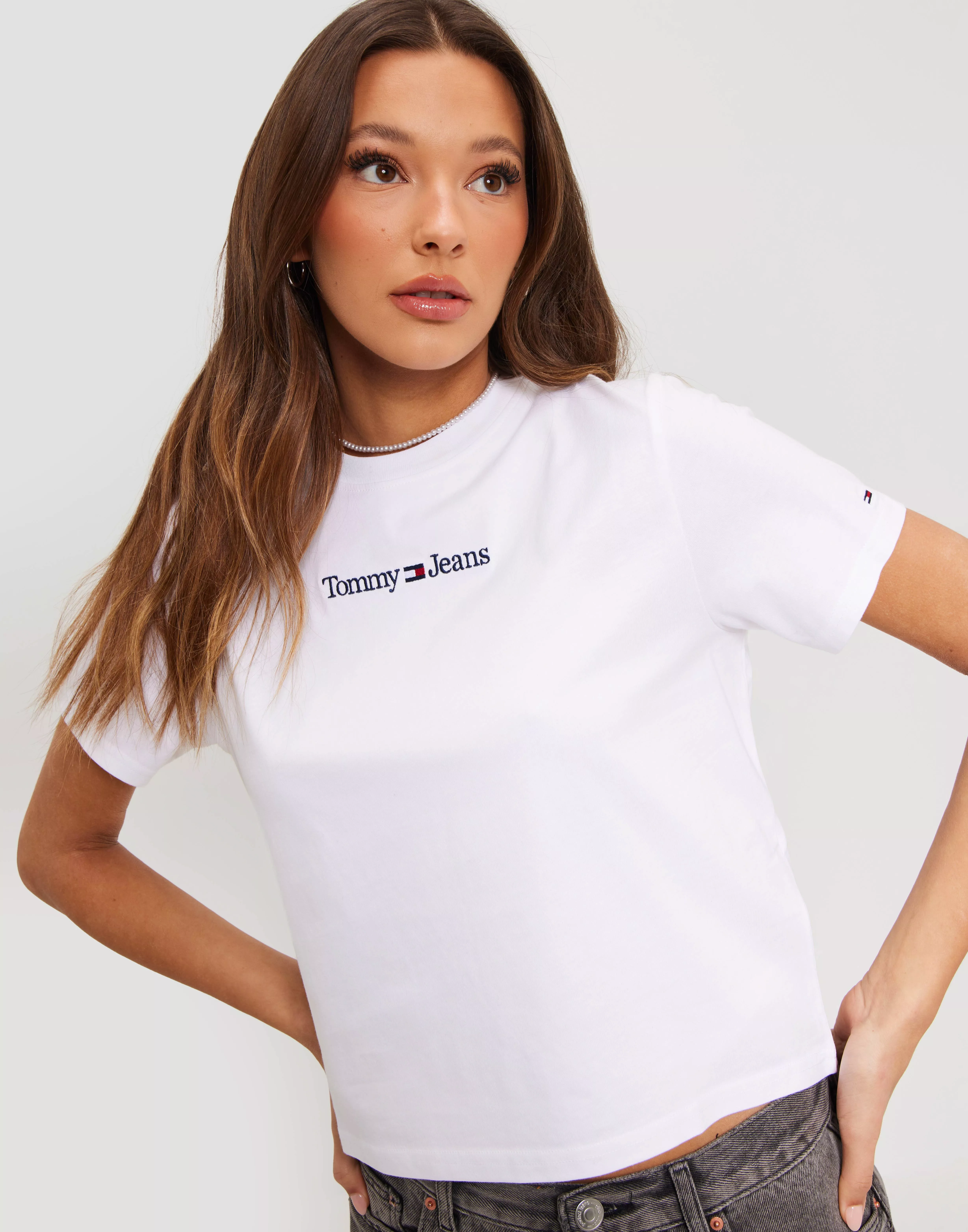 Buy Tommy Jeans TJW TEE SERIF - White LINEAR CLS