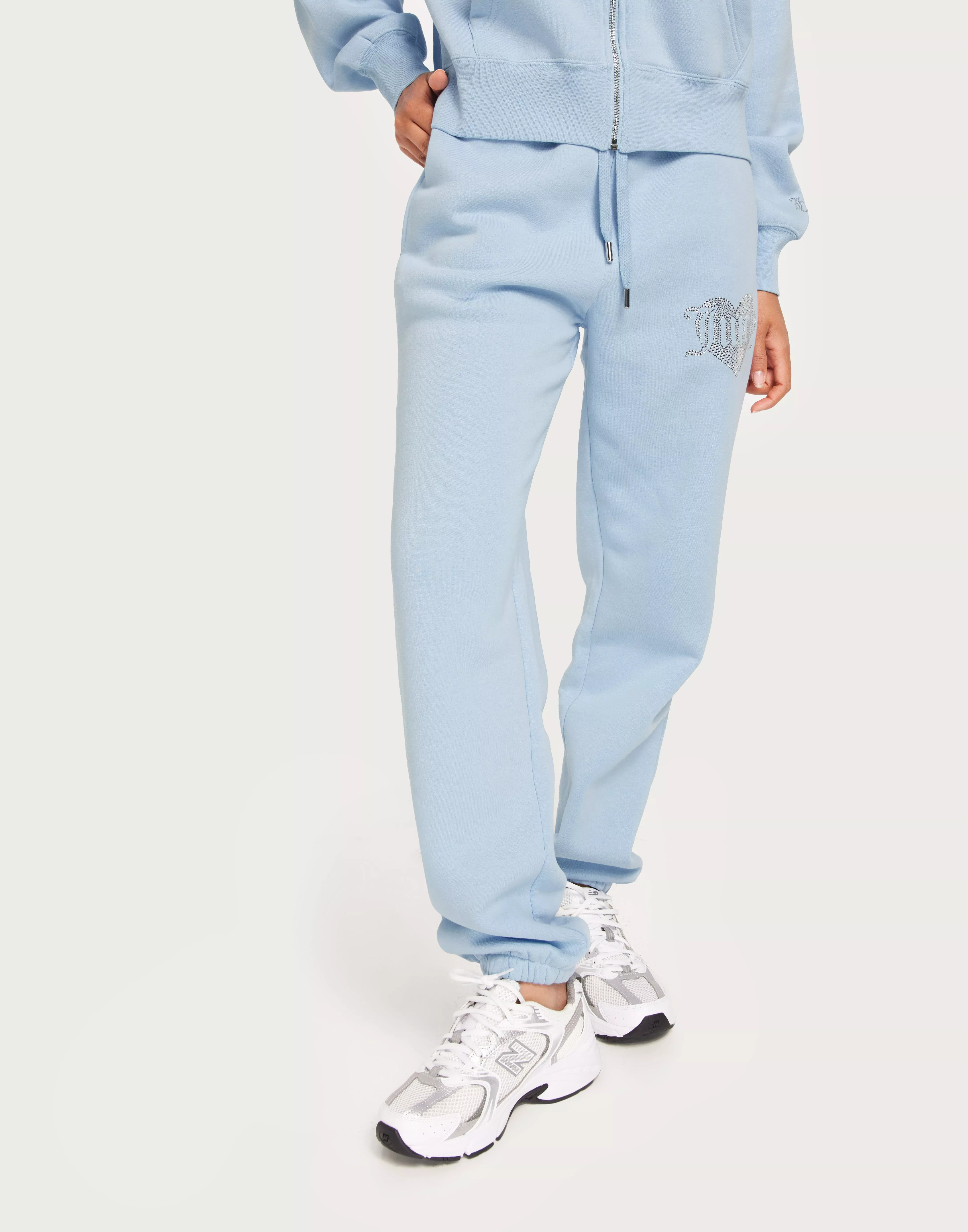 Buy Juicy Couture SOVEREIGN HEART DIAMANTE JOGGER - Powder Blue