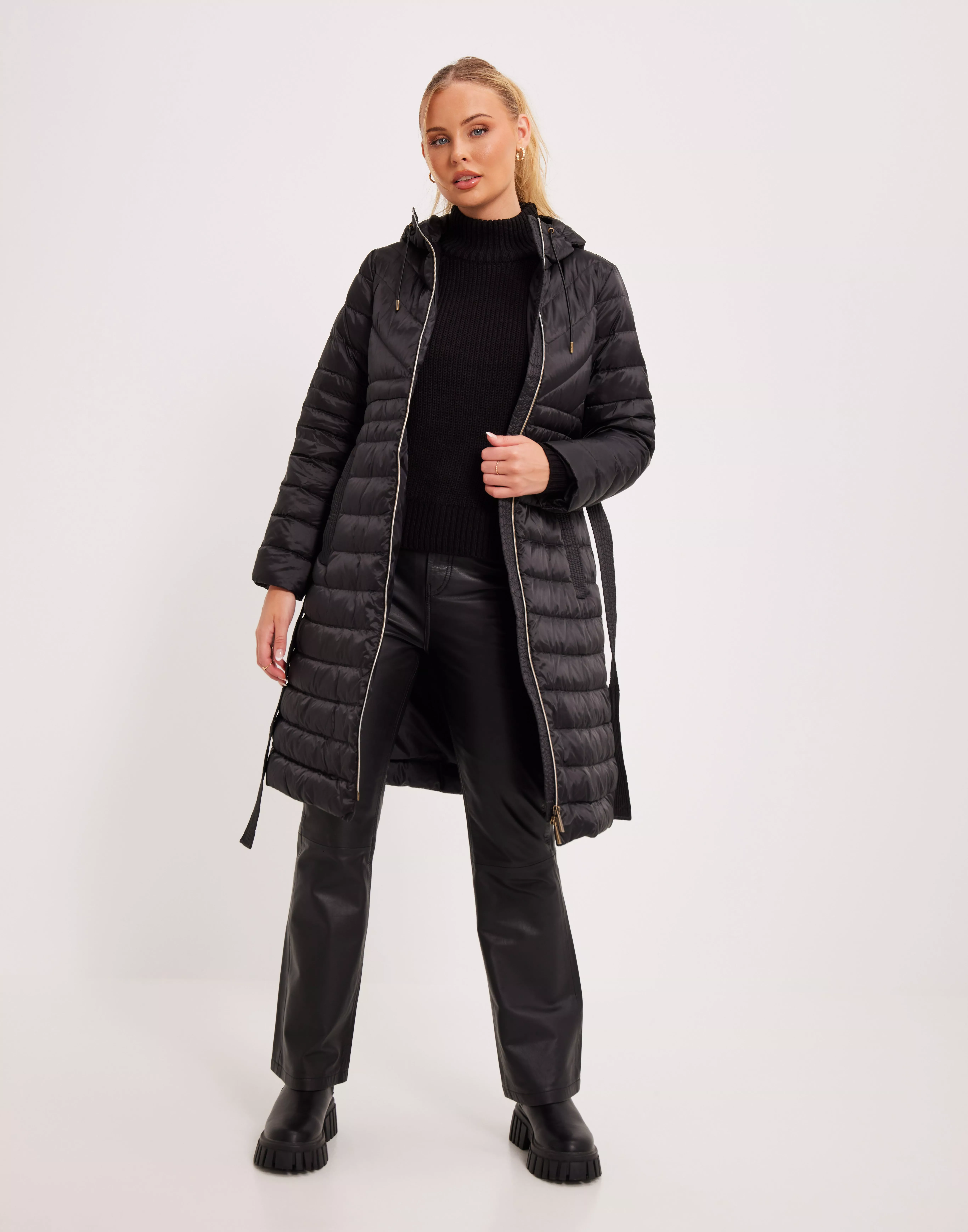 Buy Michael Kors LONG FITTED PUFFER - Black 