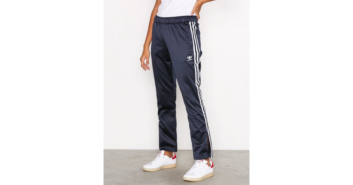 Adidas europa shop track pants