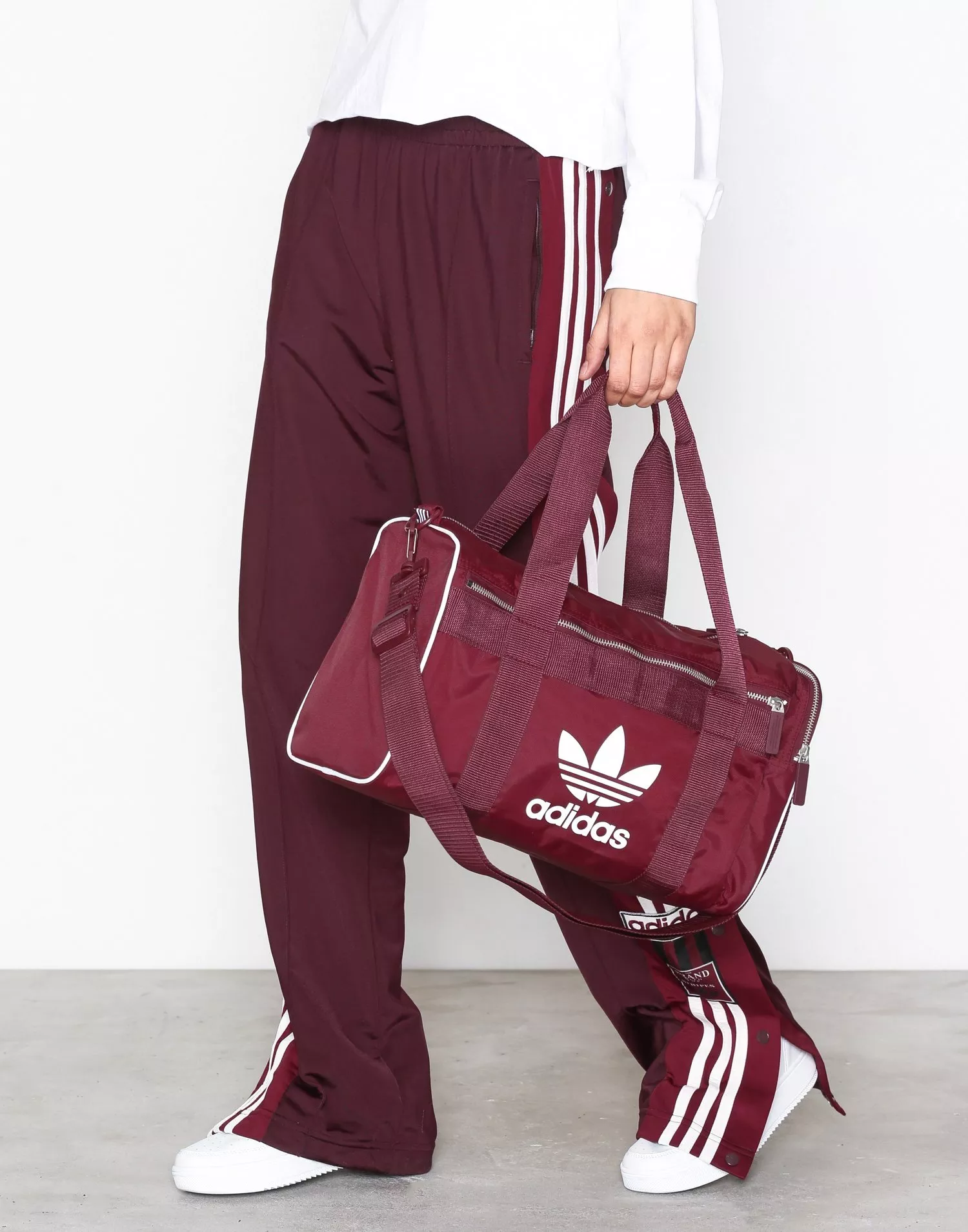 Maroon adidas 2024 duffle bag