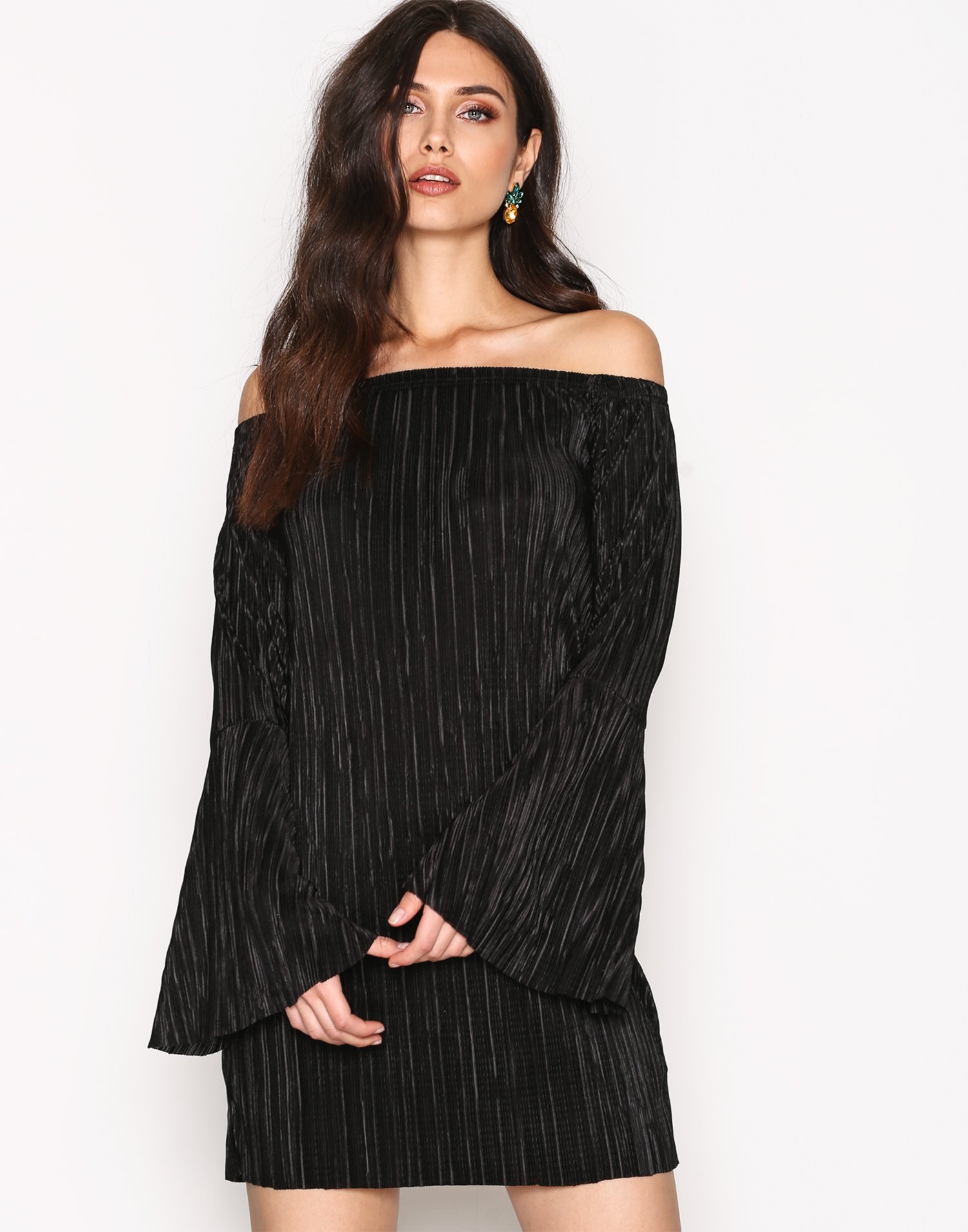 Off Shoulder Plissé Dress