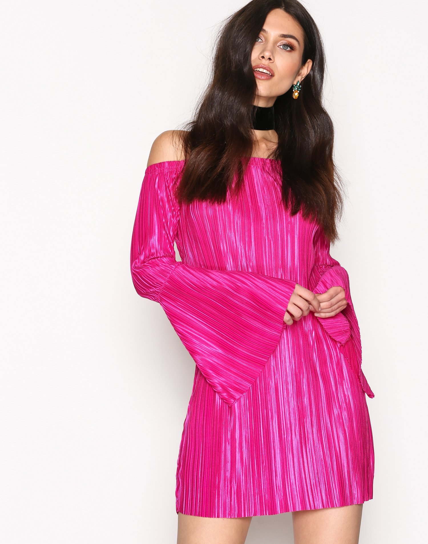 Off Shoulder Plissé Dress