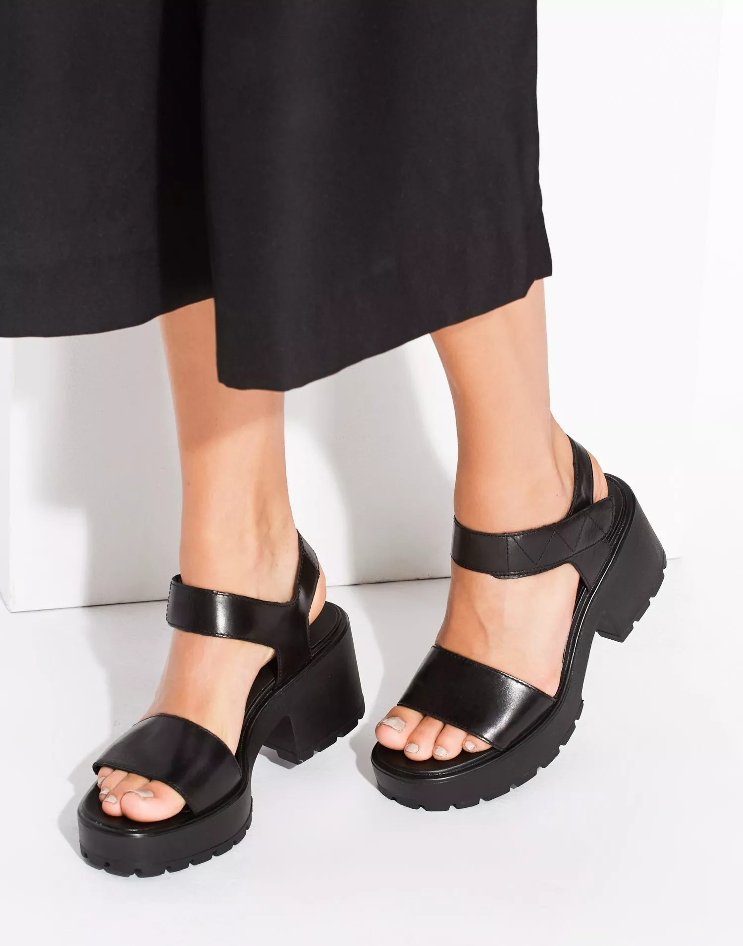 TRUE Bermad Zealot Køb Vagabond Dioon Sandal - Sort | Nelly.com